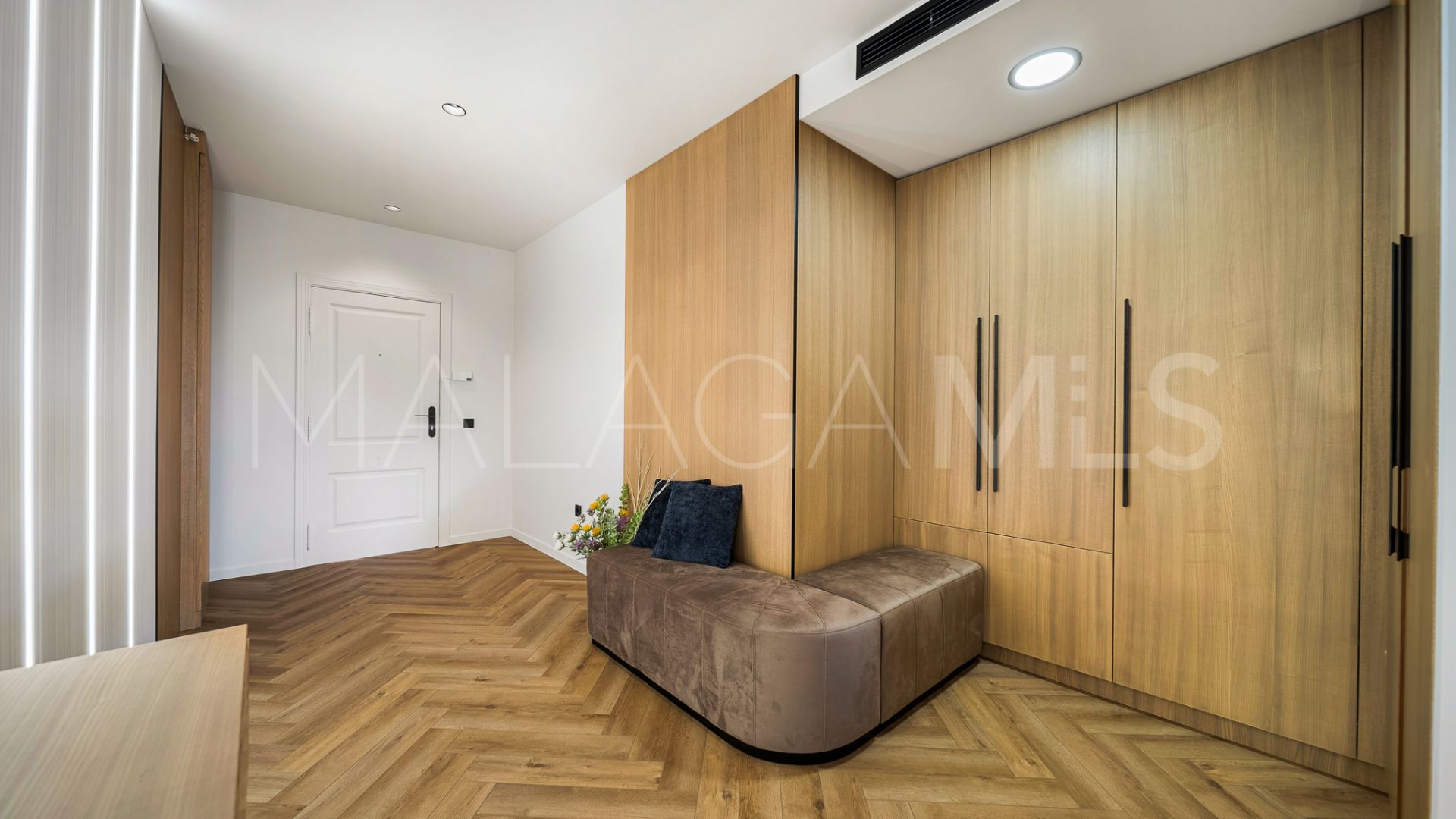 For sale 3 bedrooms ground floor apartment in Magna Marbella