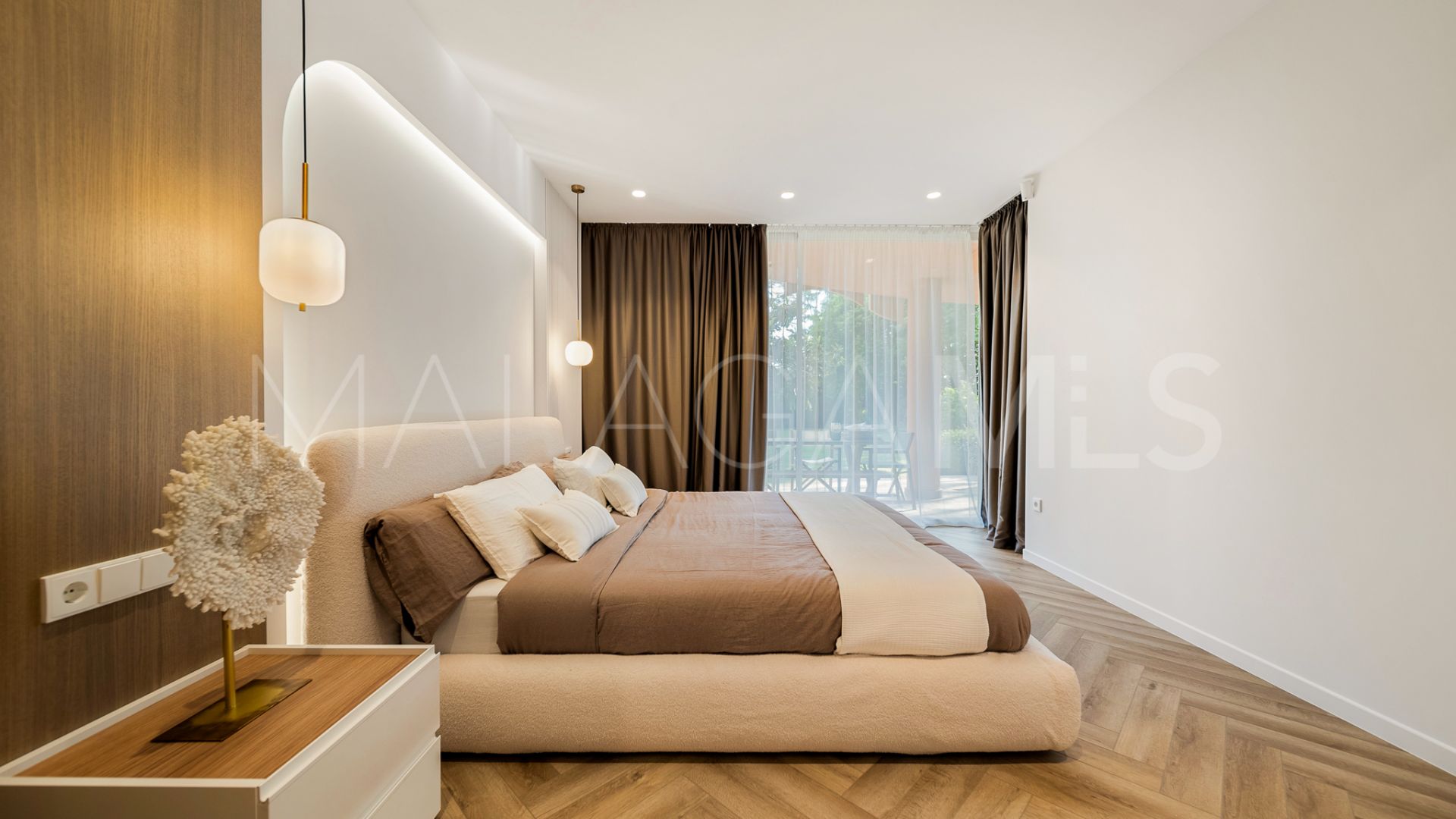 For sale 3 bedrooms ground floor apartment in Magna Marbella