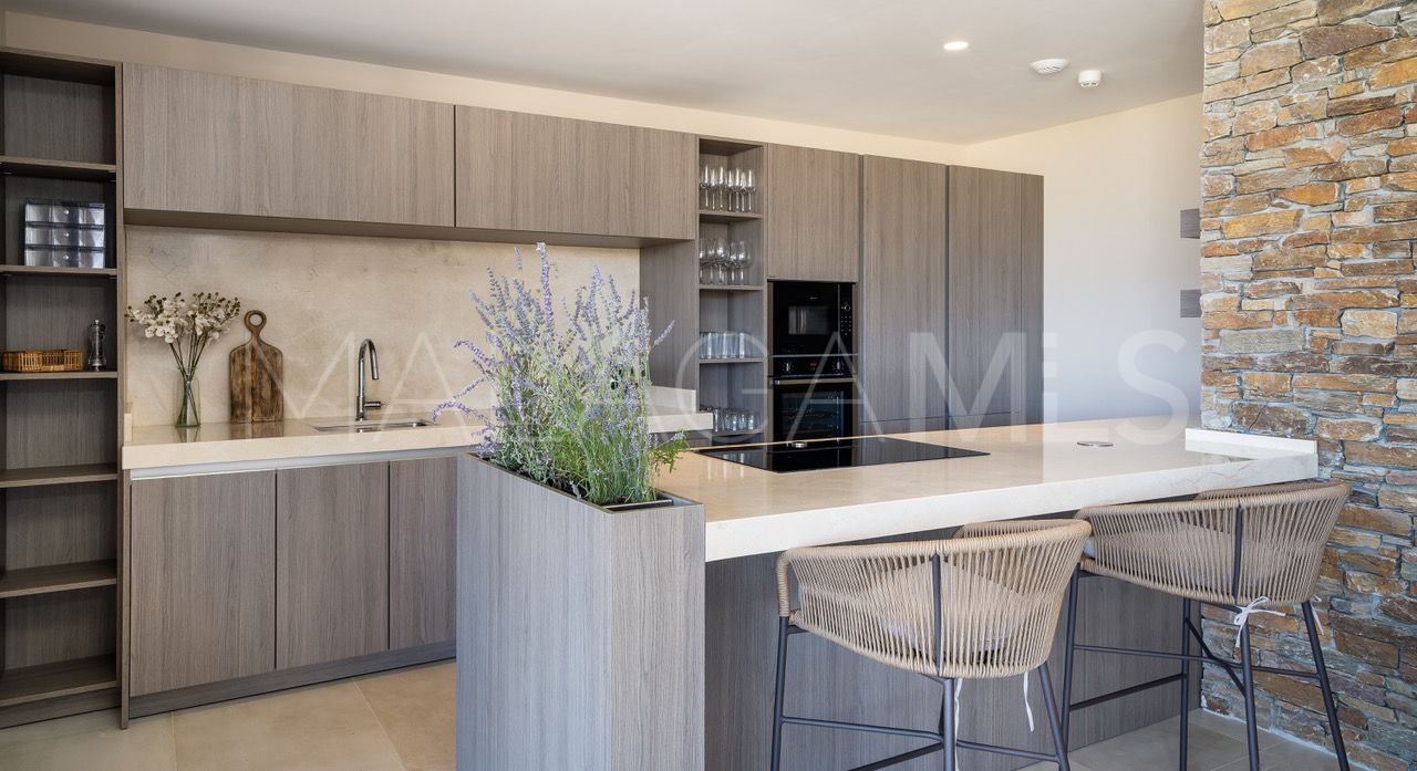 Villa for sale in Benahavis