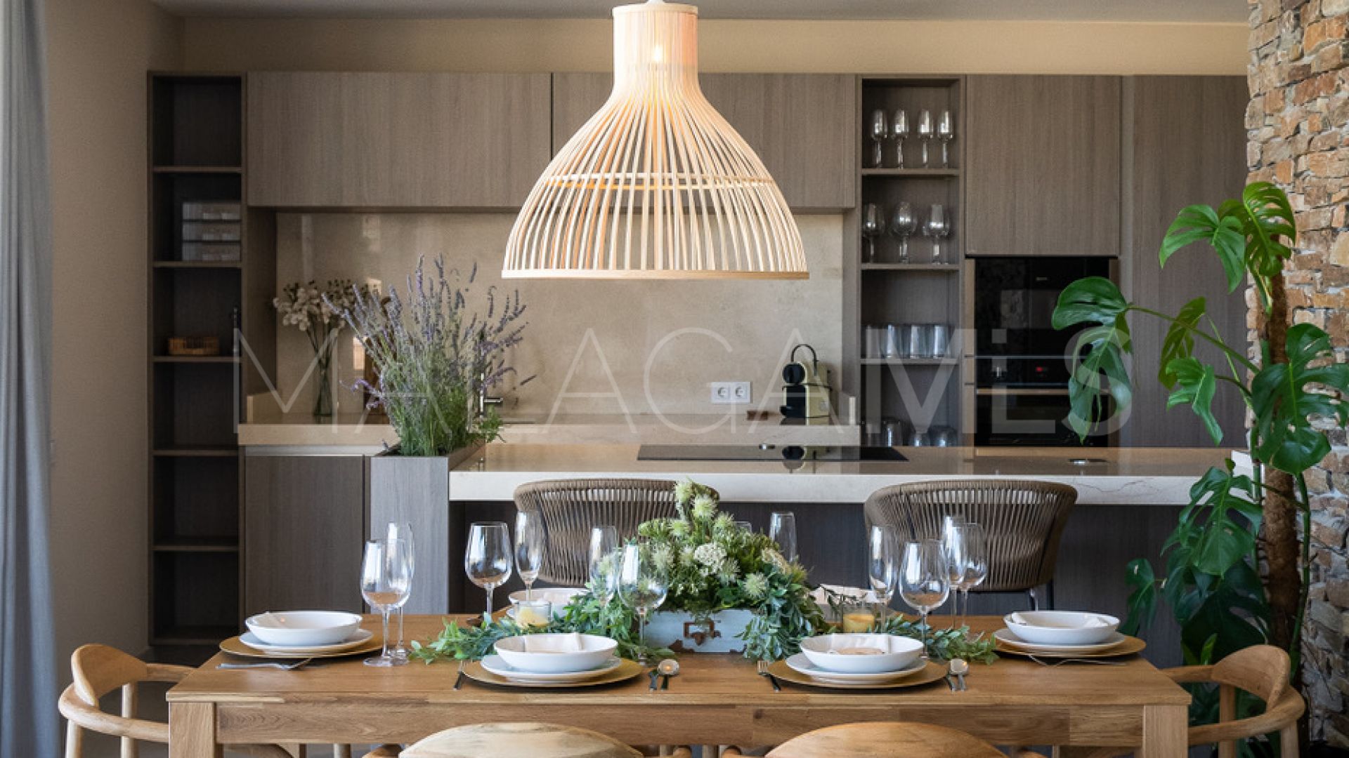 Villa for sale in Benahavis