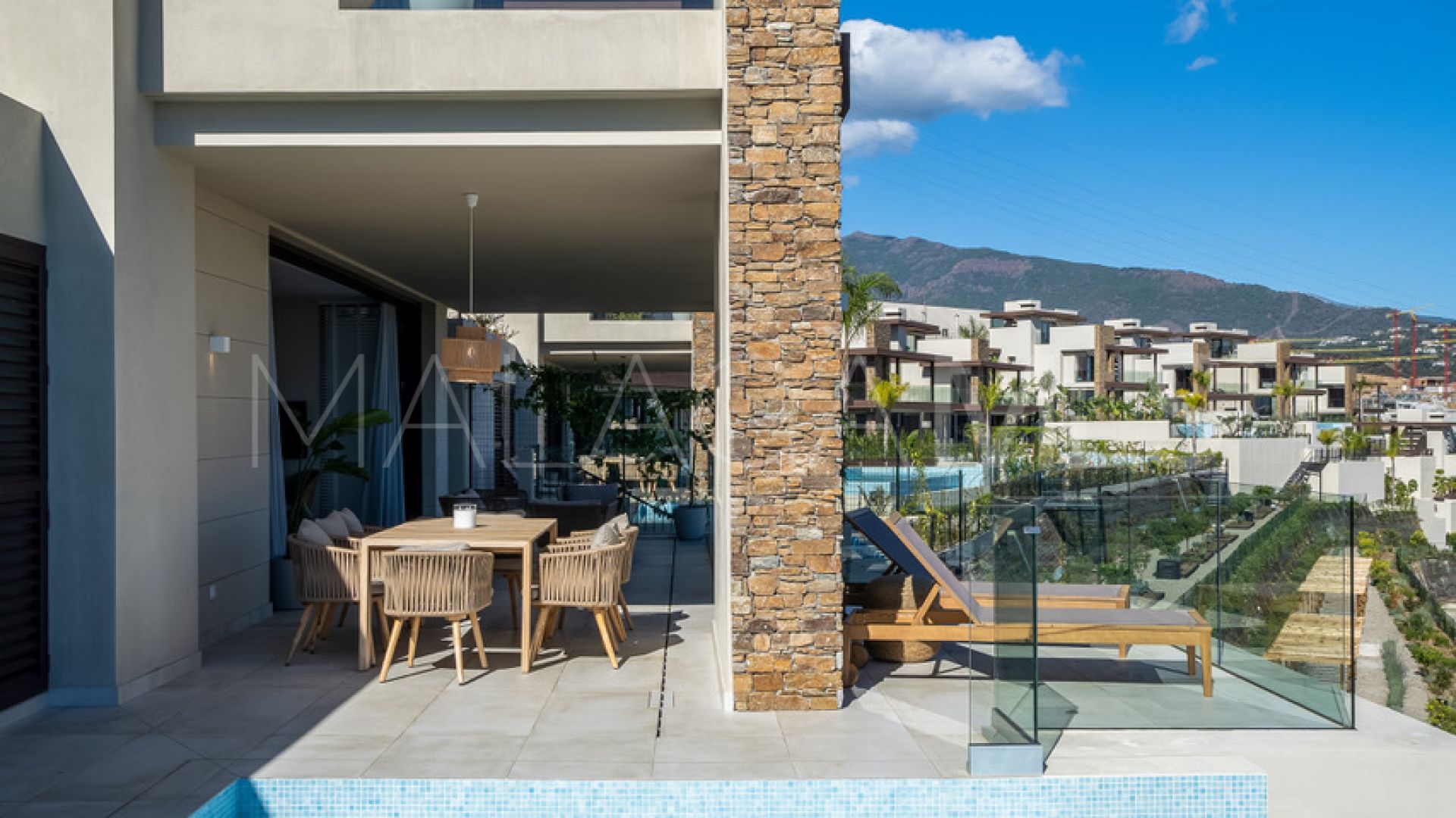 Villa for sale in Benahavis