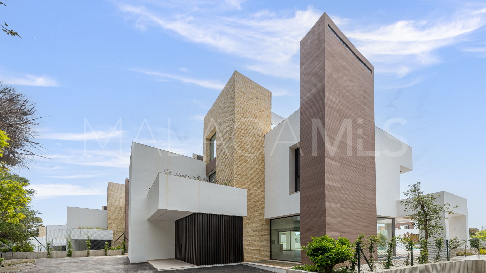 4 bedrooms villa in Marbella Golden Mile for sale