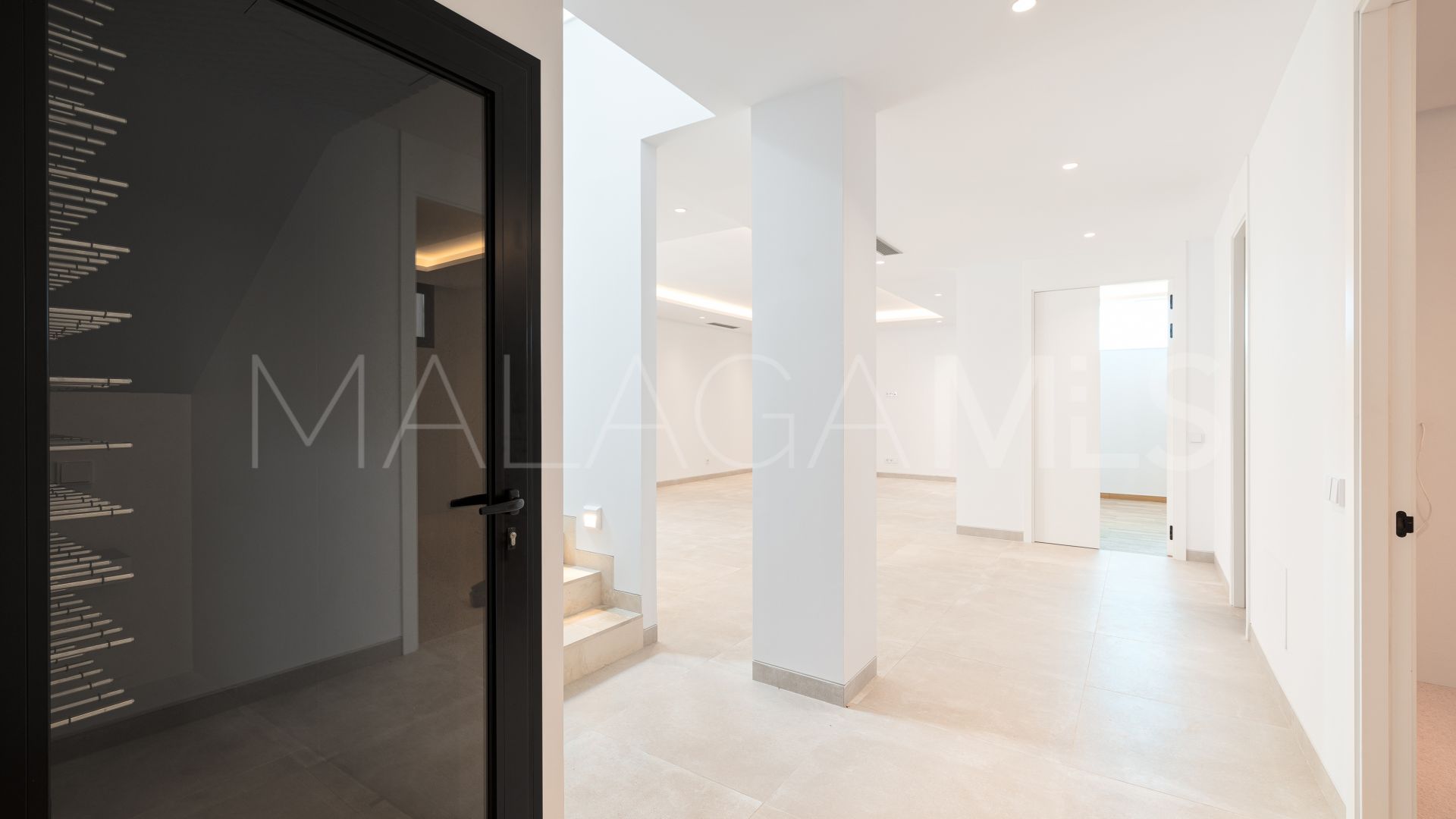 4 bedrooms villa in Marbella Golden Mile for sale