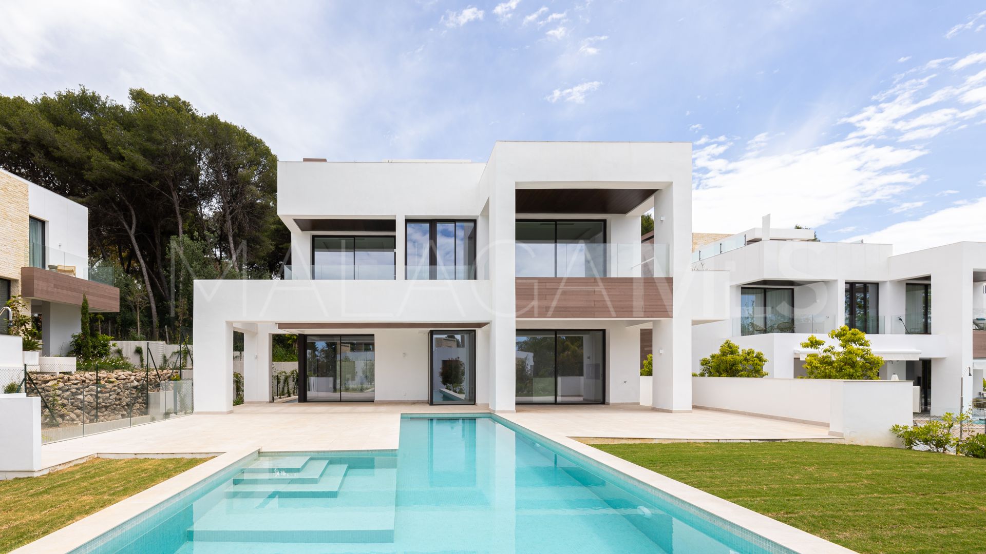 4 bedrooms villa in Marbella Golden Mile for sale