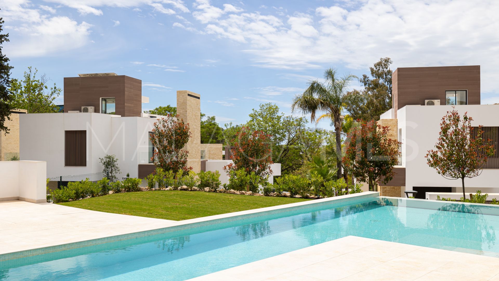 4 bedrooms villa in Marbella Golden Mile for sale
