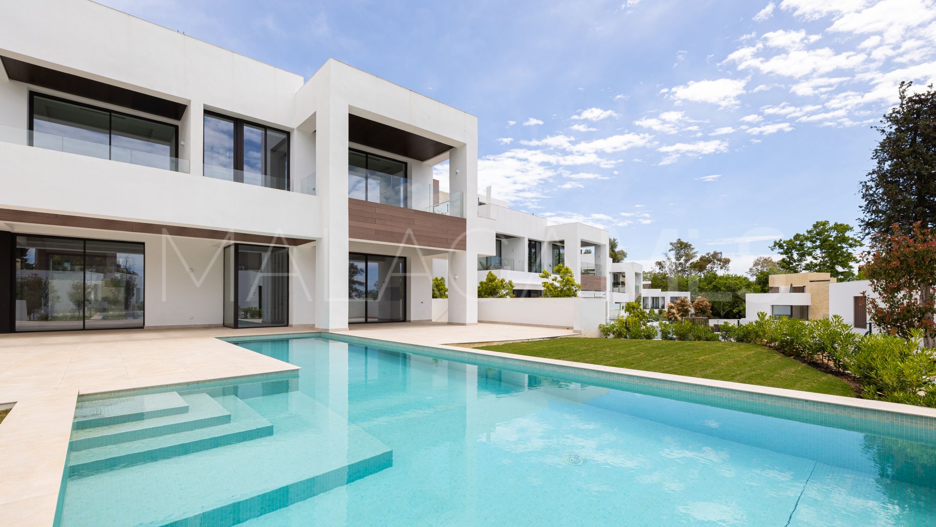 4 bedrooms villa in Marbella Golden Mile for sale