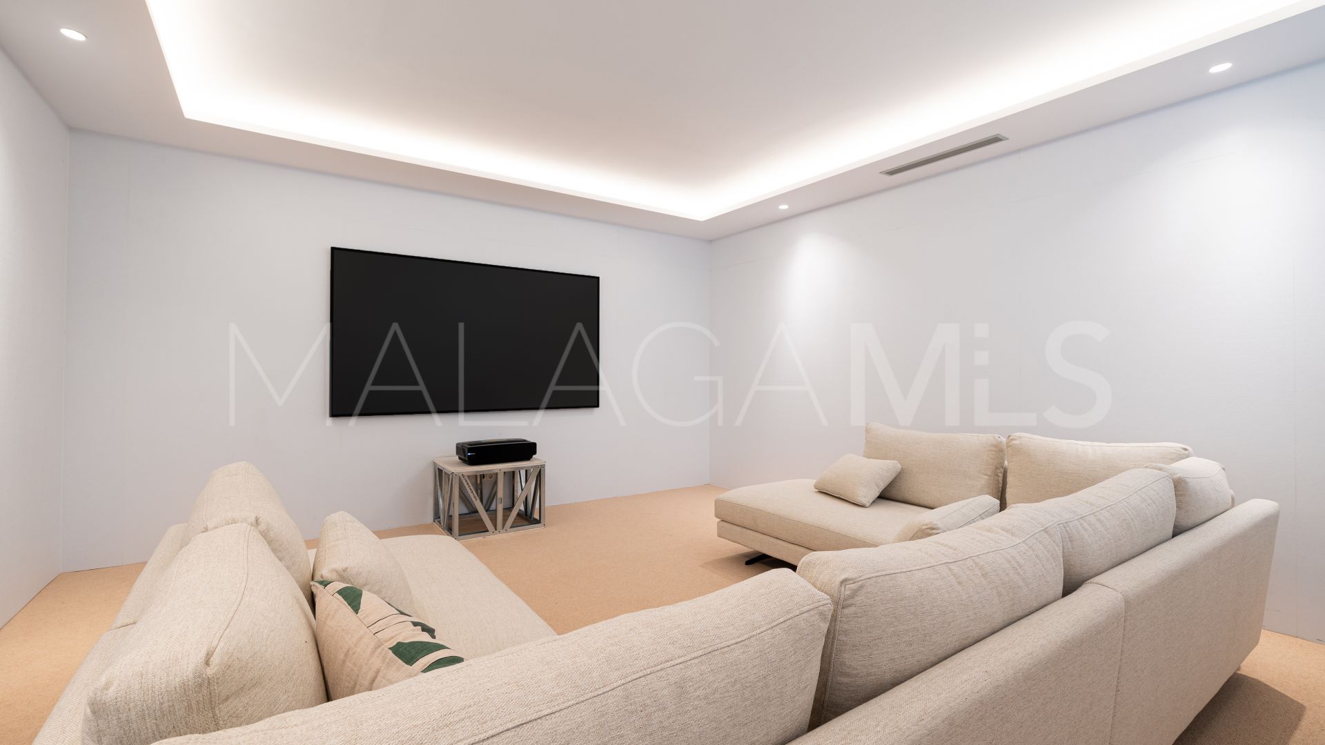 Villa for sale in Marbella Goldene Meile