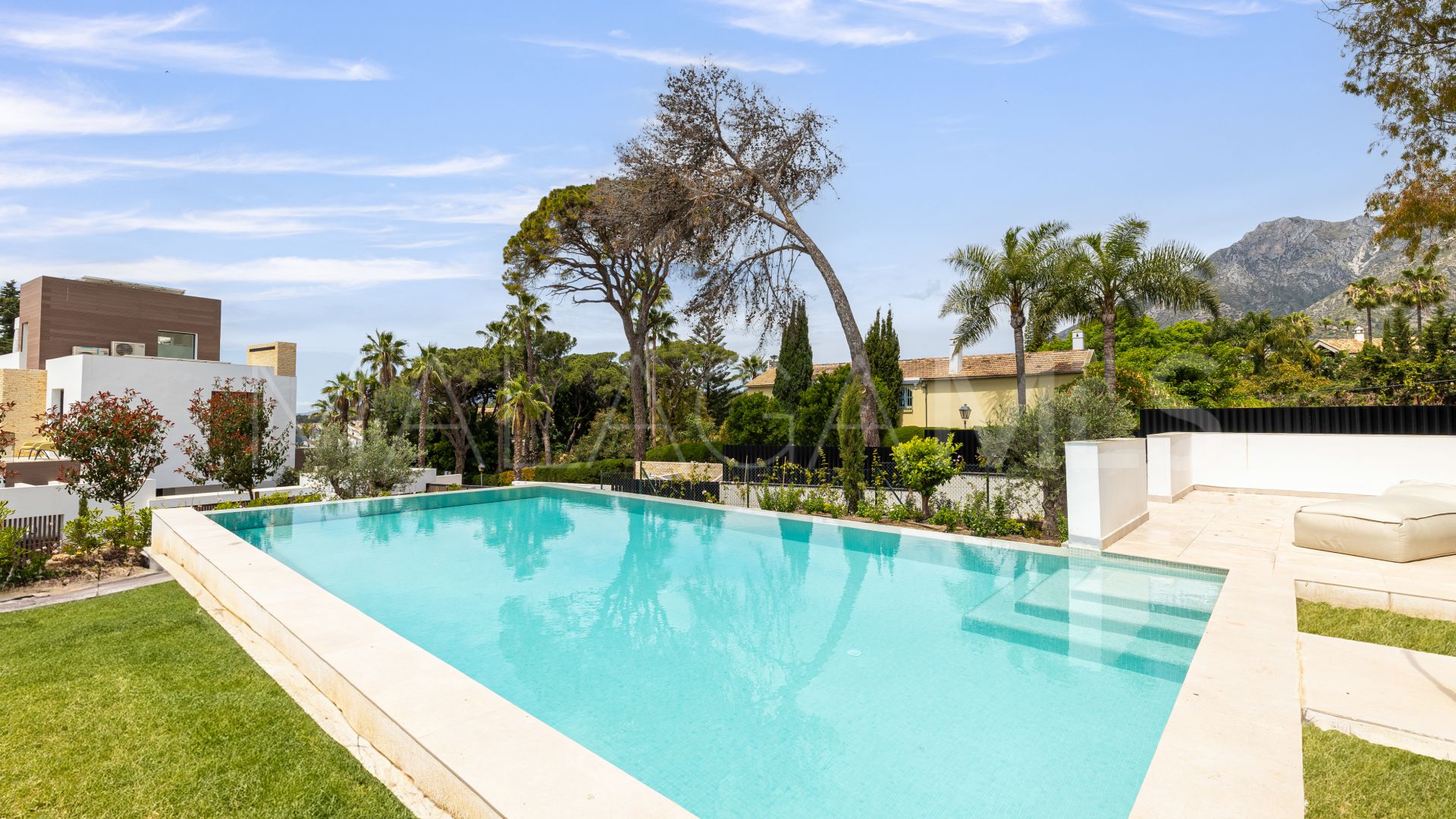 Villa for sale in Marbella Goldene Meile