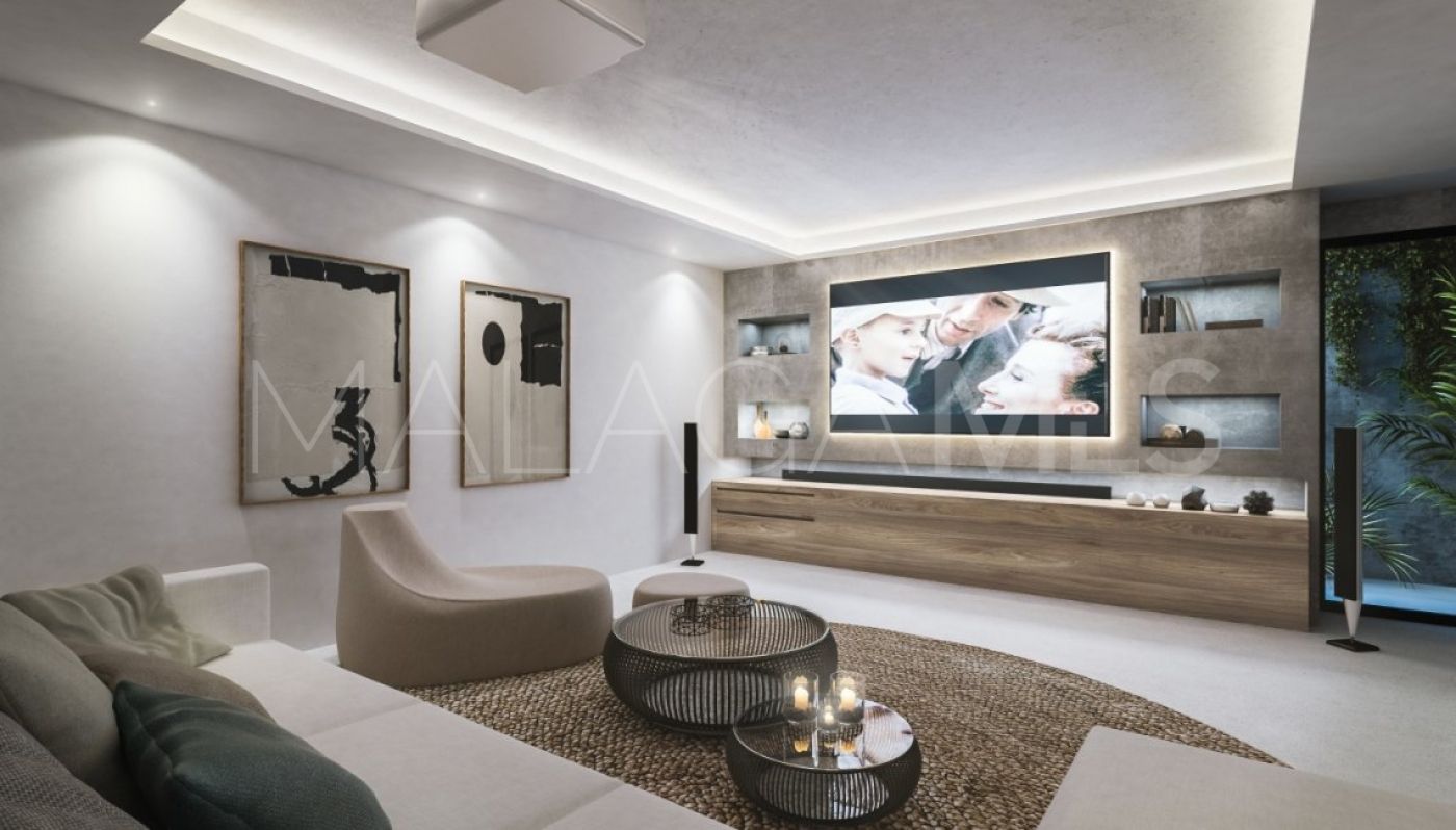 Villa for sale in New Golden Mile