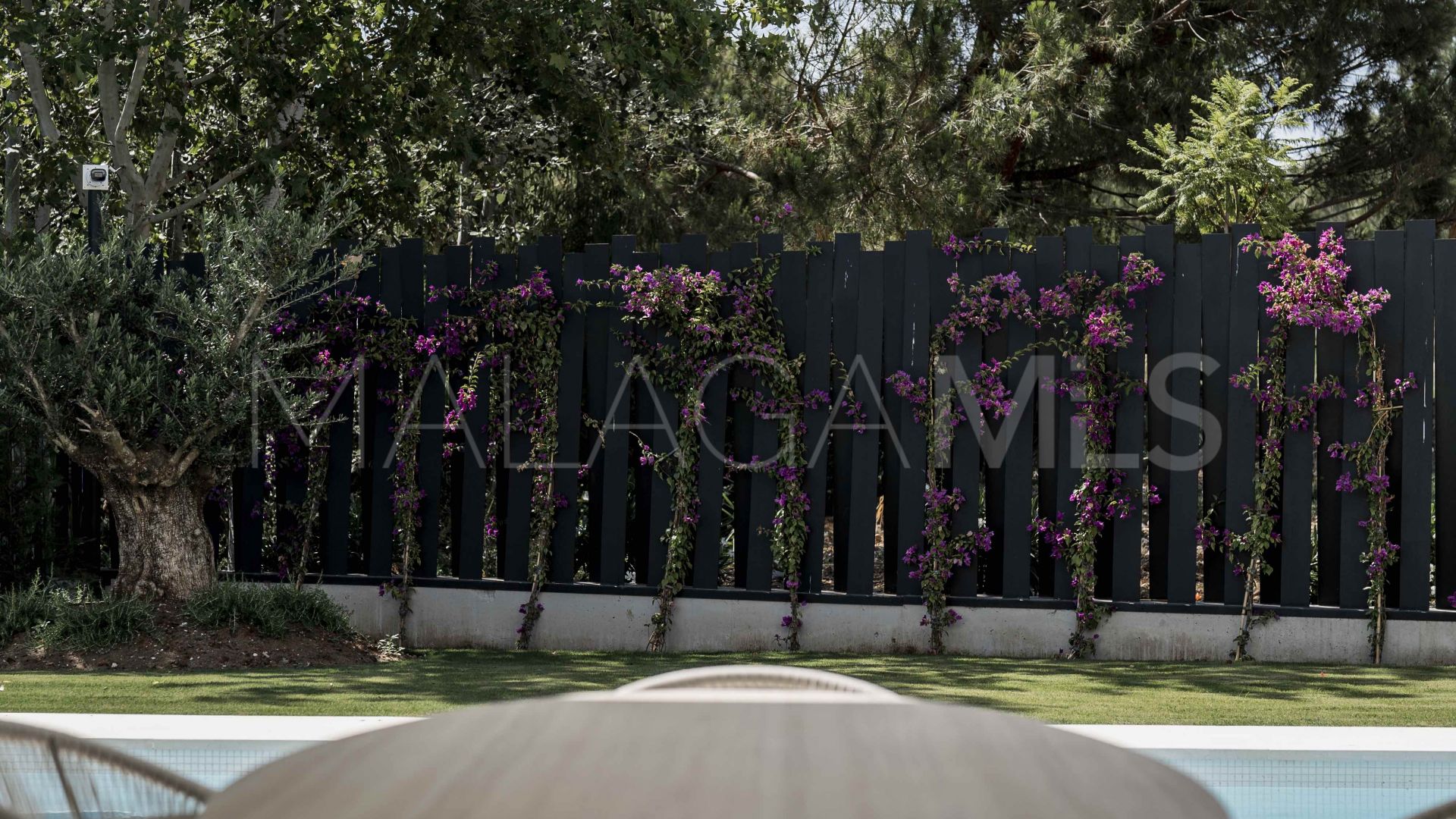 Villa for sale in New Golden Mile