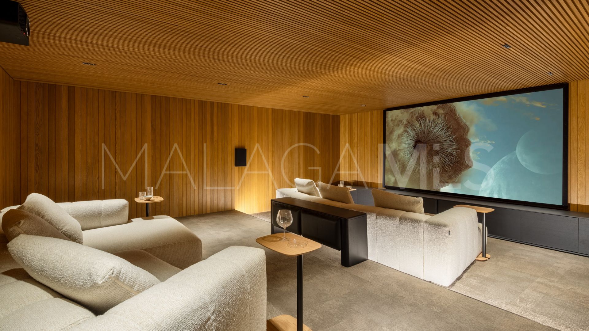 El Madroñal villa for sale