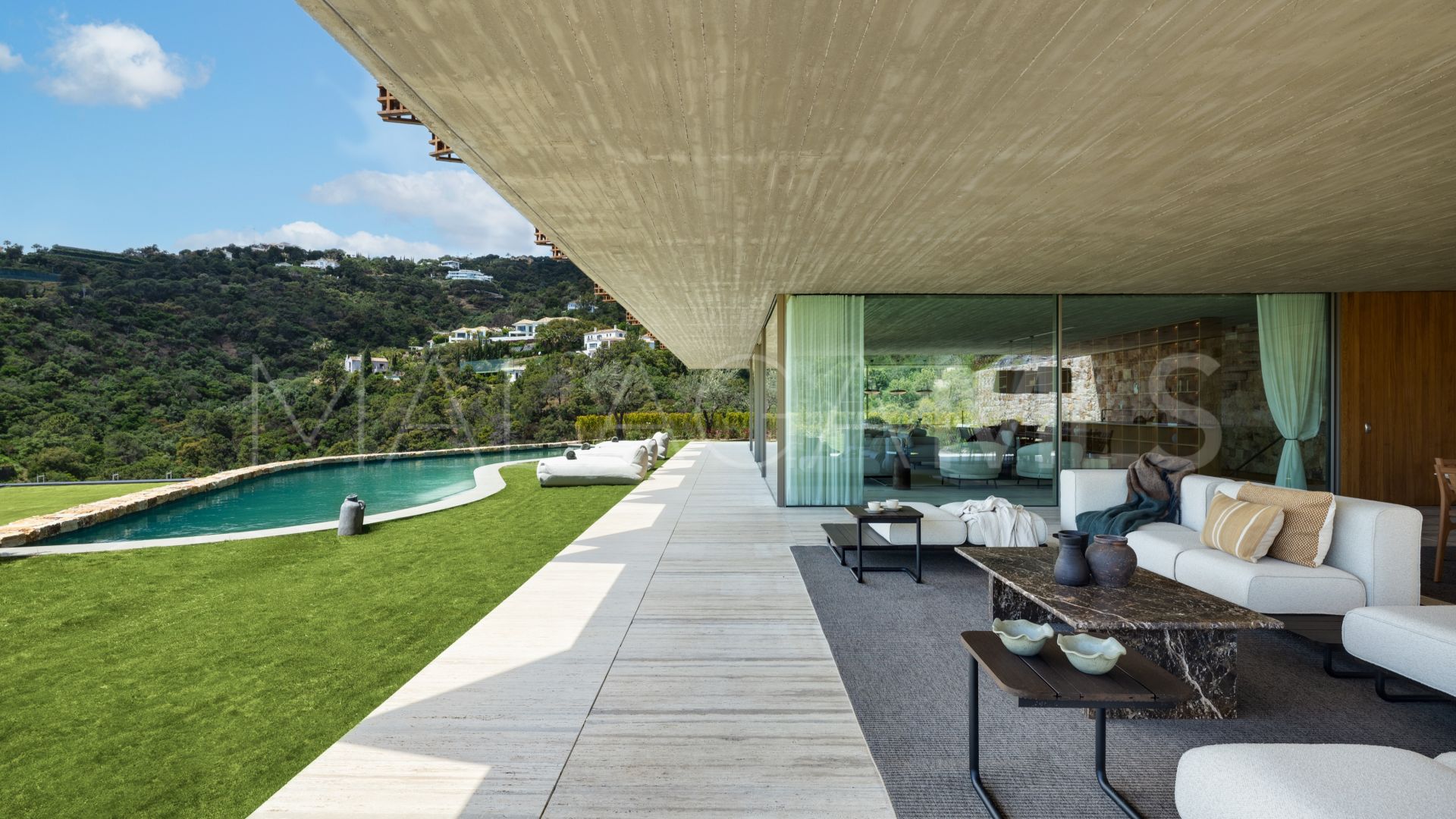 El Madroñal villa for sale