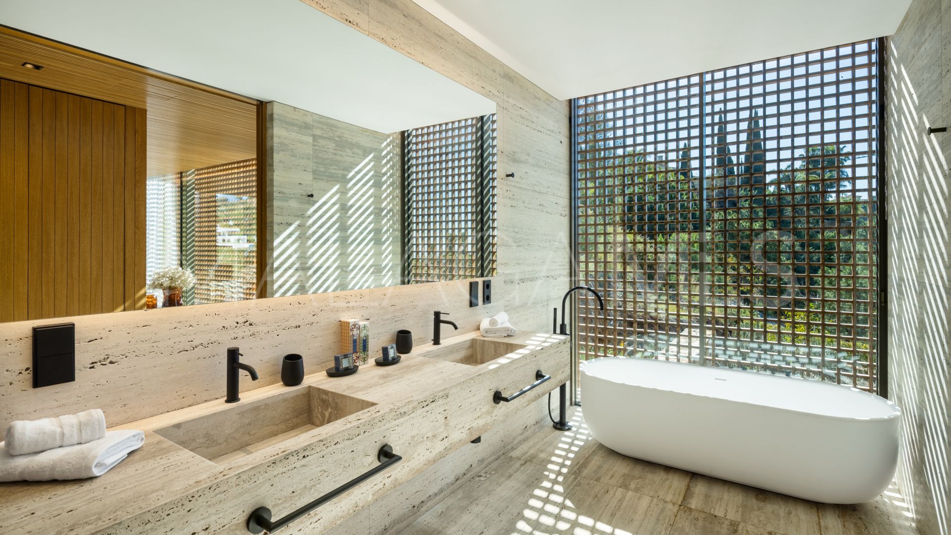 El Madroñal villa for sale