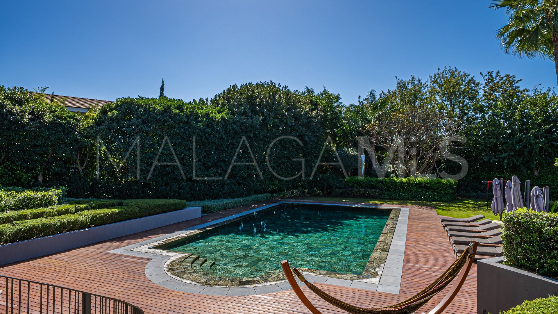 Villa for sale in Guadalmina Baja