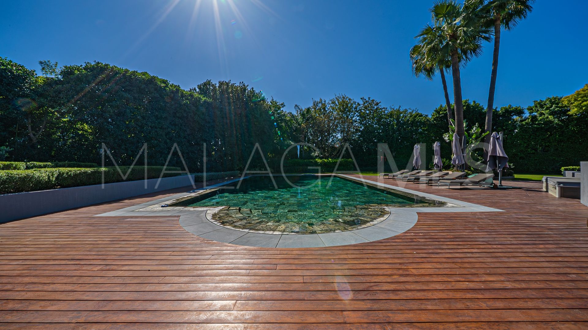 Villa for sale in Guadalmina Baja