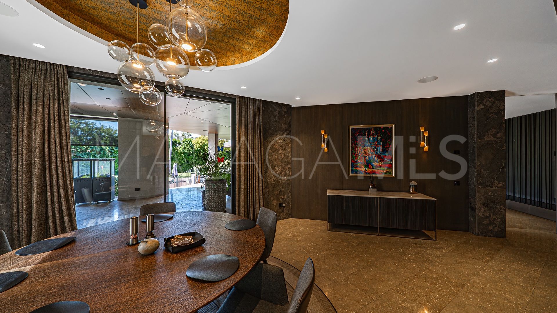 Villa for sale in Guadalmina Baja