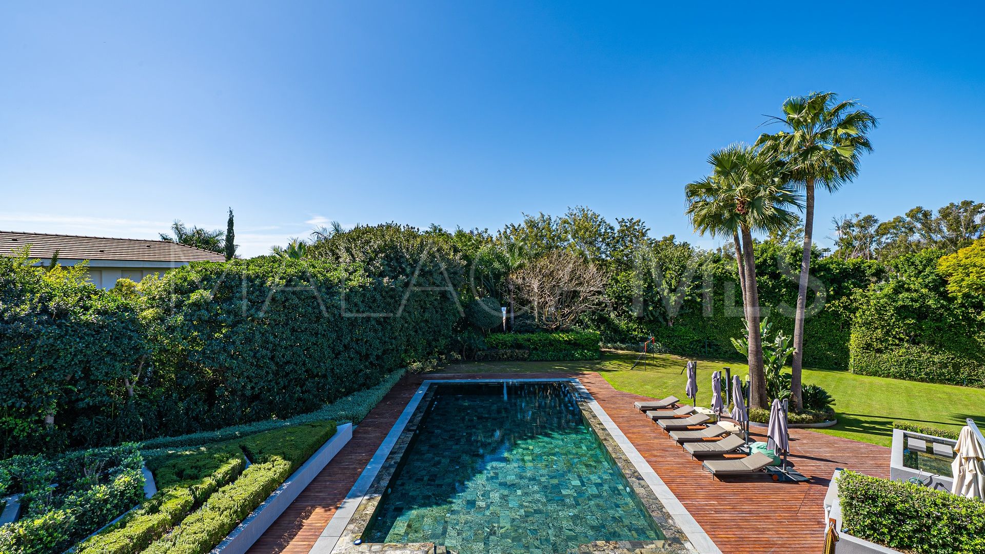 Villa for sale in Guadalmina Baja