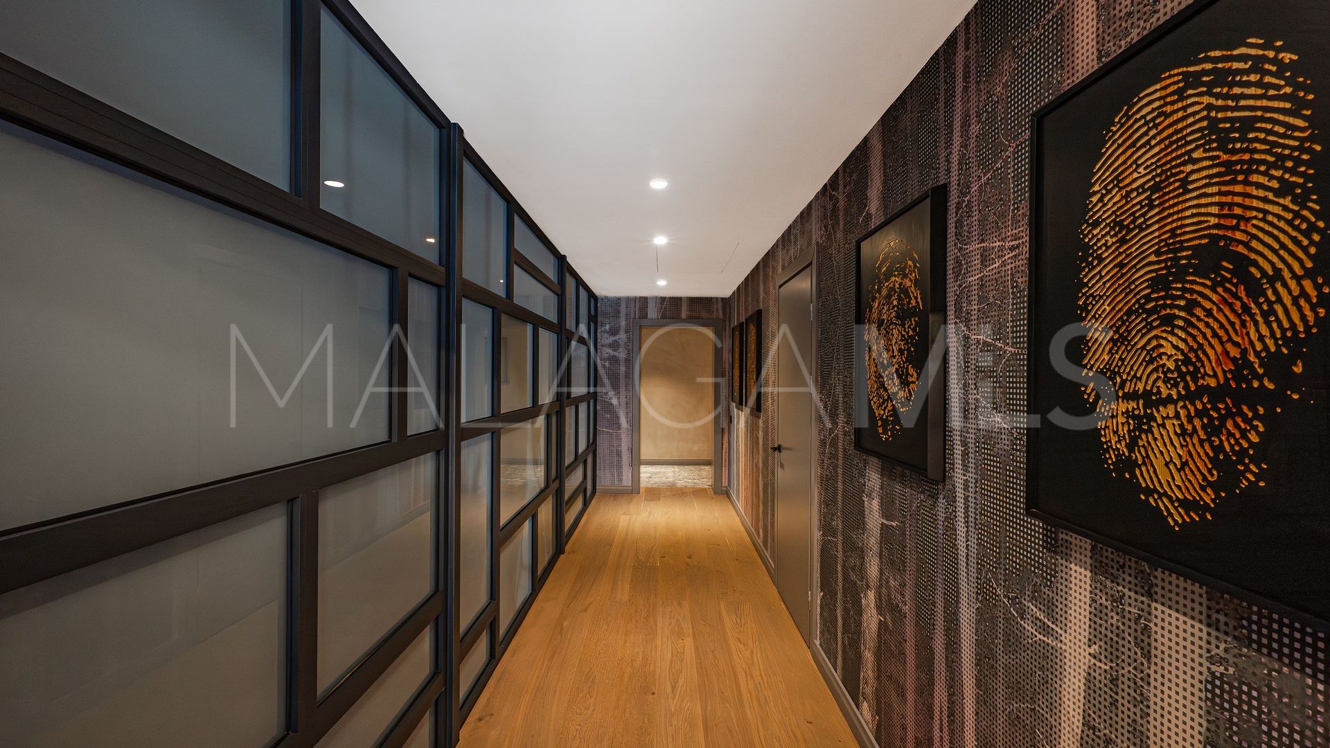 Villa for sale in Guadalmina Baja