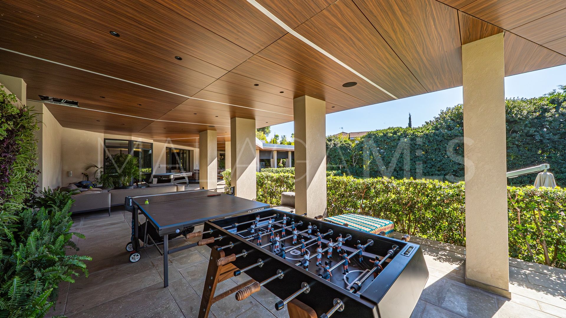 Villa for sale in Guadalmina Baja
