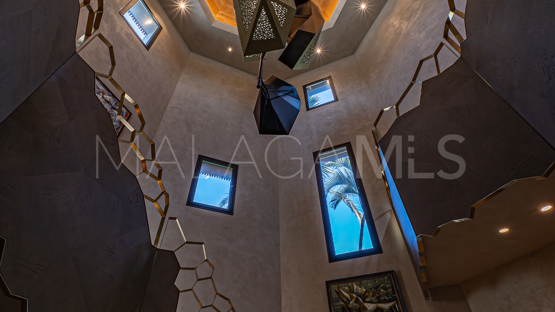 Villa for sale in Guadalmina Baja