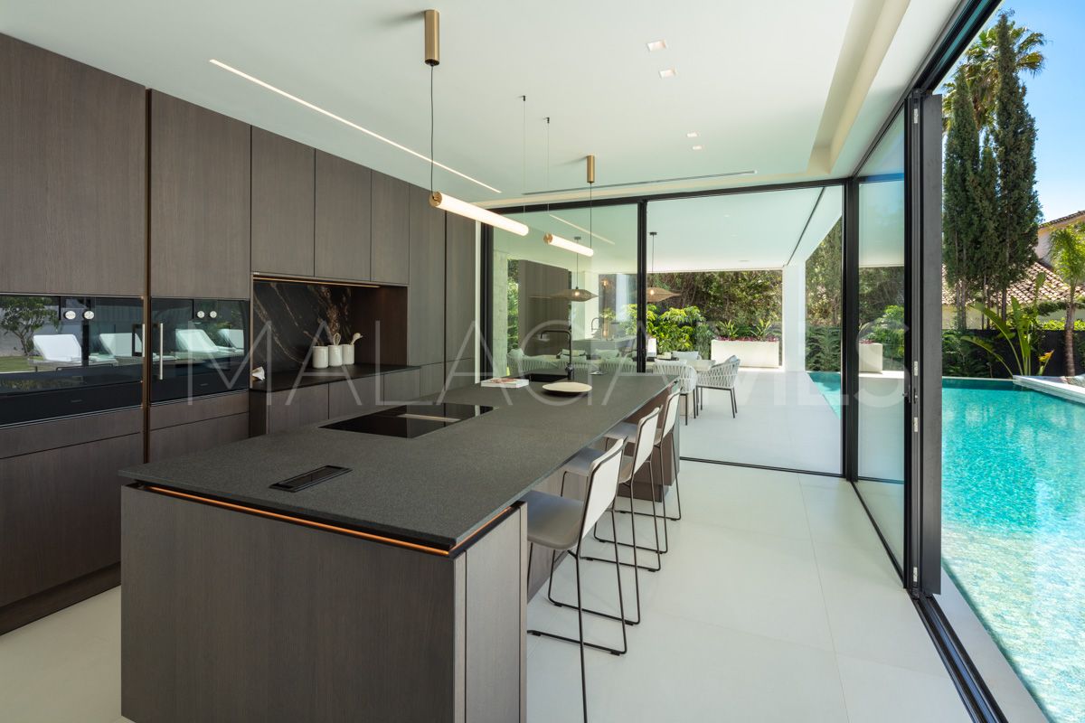 Villa for sale de 5 bedrooms in Nueva Andalucia