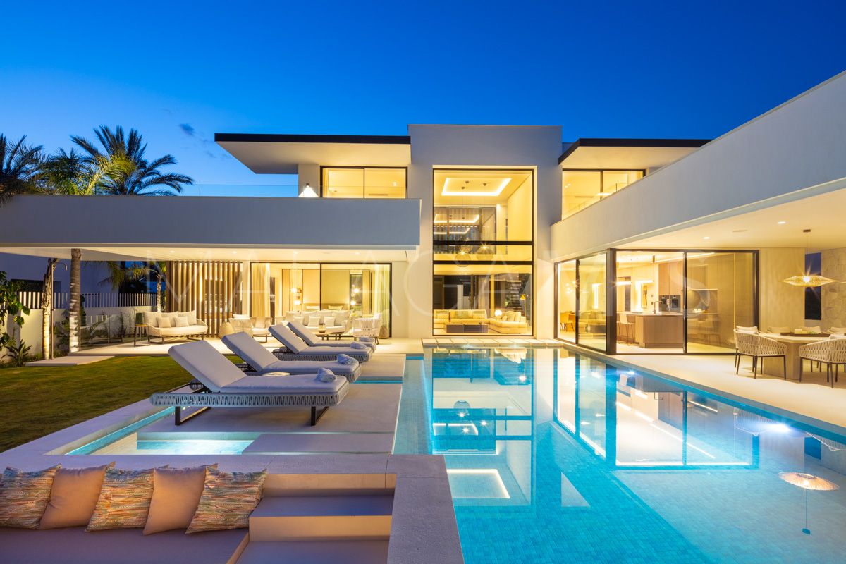 Villa for sale de 5 bedrooms in Nueva Andalucia