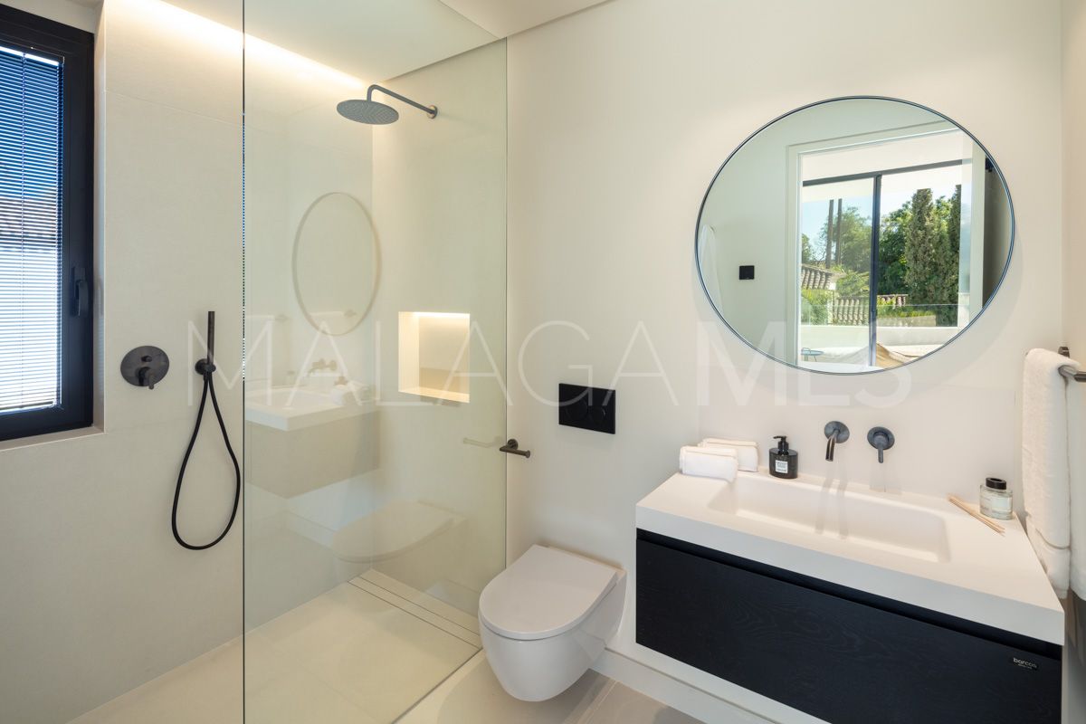 Villa for sale de 5 bedrooms in Nueva Andalucia
