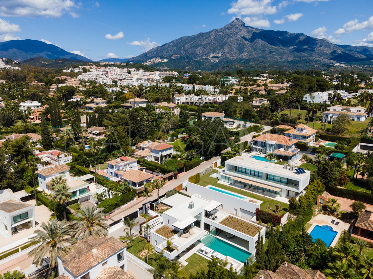 Villa for sale de 5 bedrooms in Nueva Andalucia