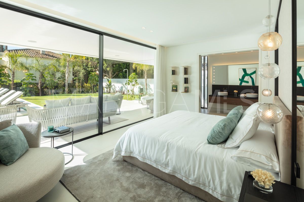 Villa for sale de 5 bedrooms in Nueva Andalucia