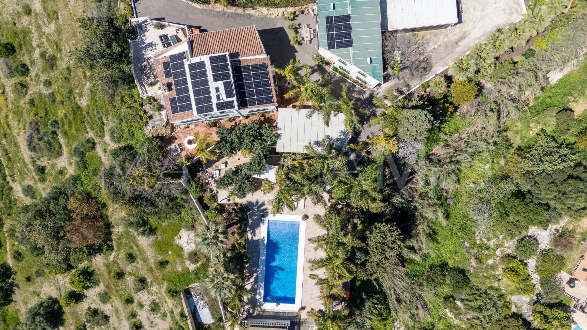 Villa for sale in Benalmadena