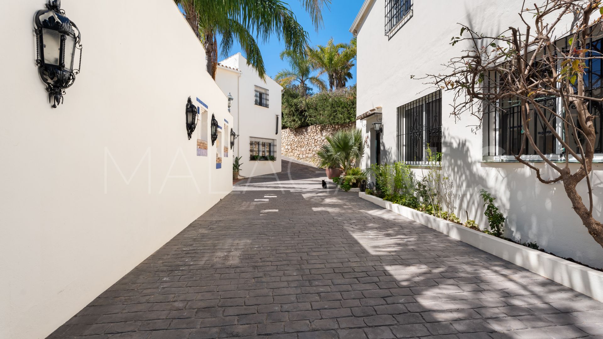 Villa for sale in Benalmadena