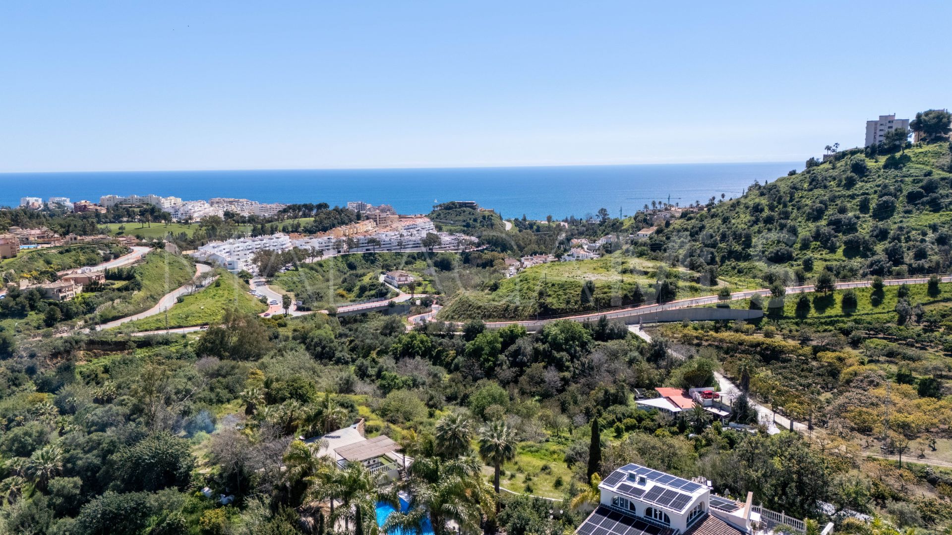 Villa for sale in Benalmadena