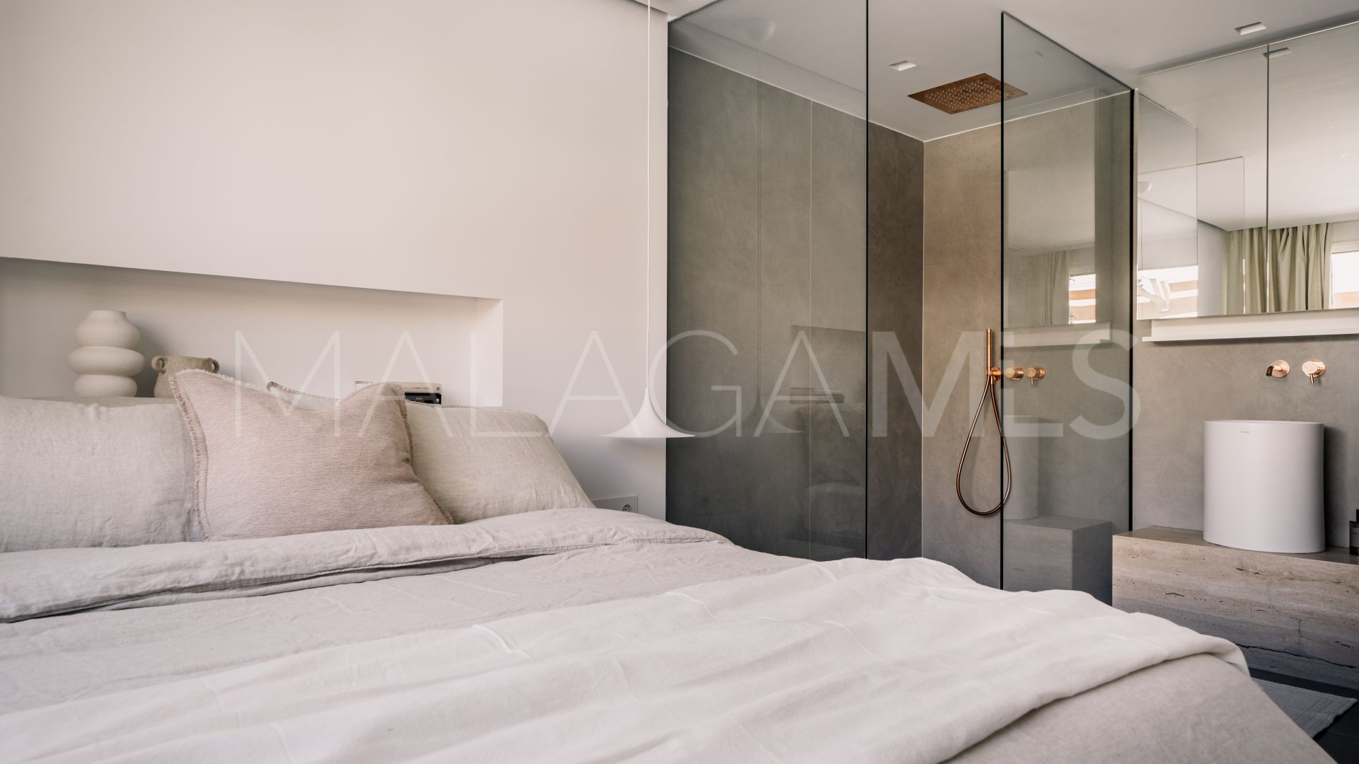 Duplex penthouse for sale in Nueva Andalucia