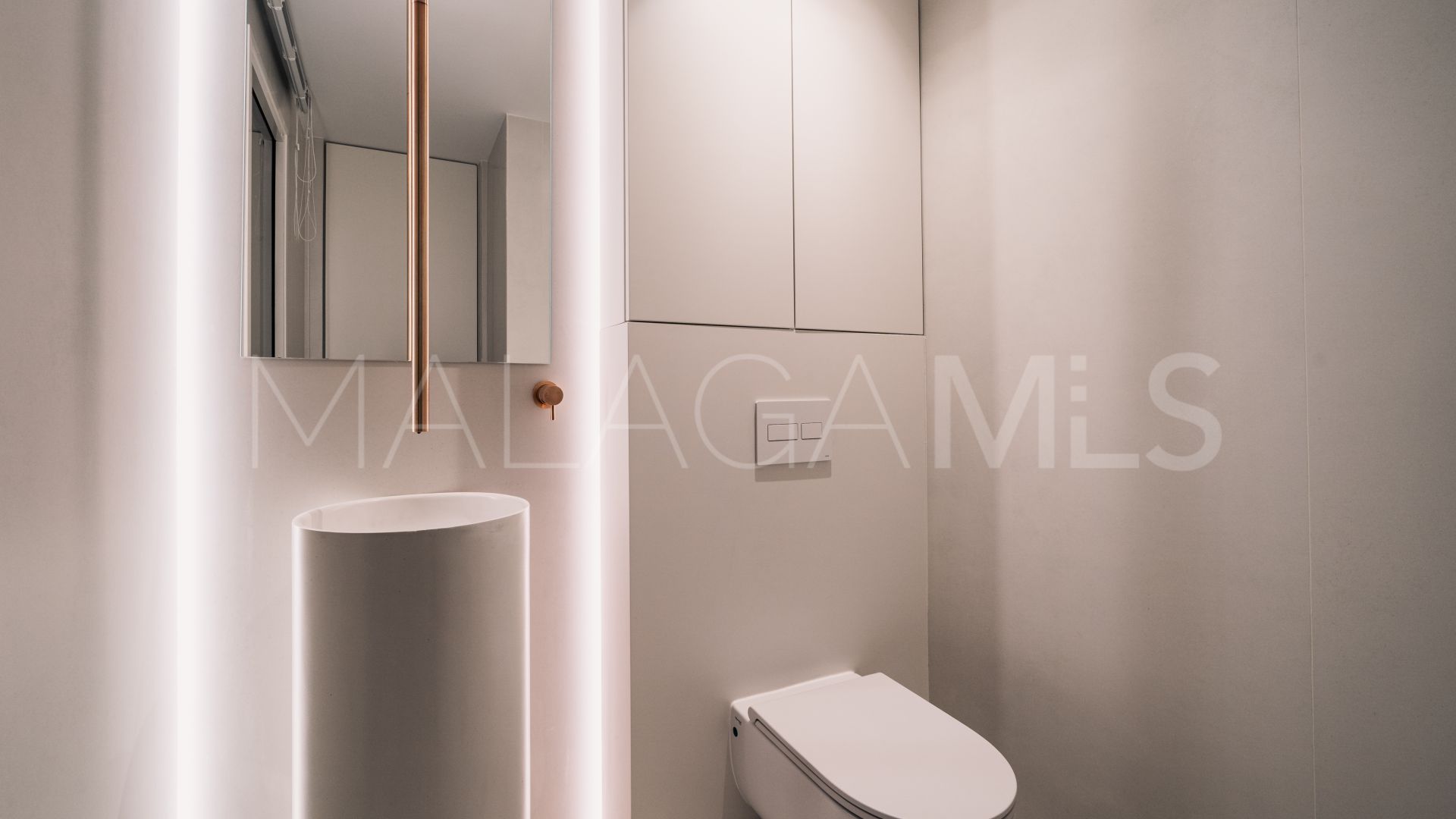 Duplex penthouse for sale in Nueva Andalucia