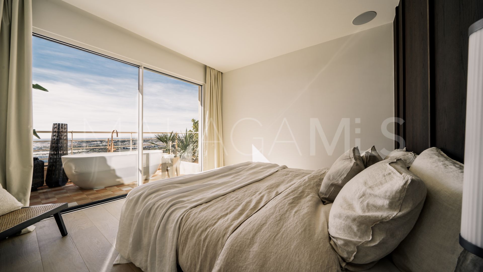 Duplex penthouse for sale in Nueva Andalucia
