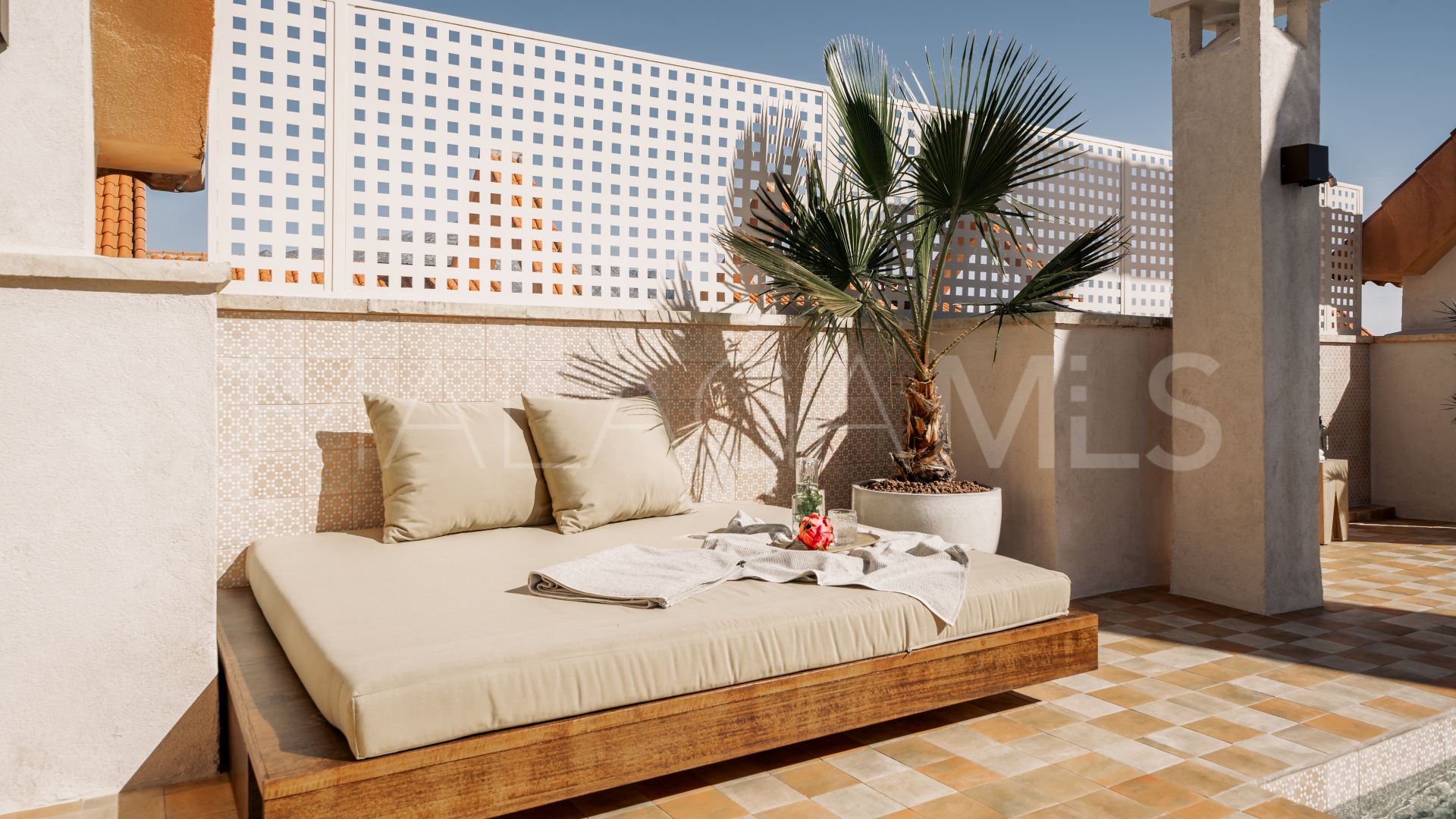 Duplex penthouse for sale in Nueva Andalucia