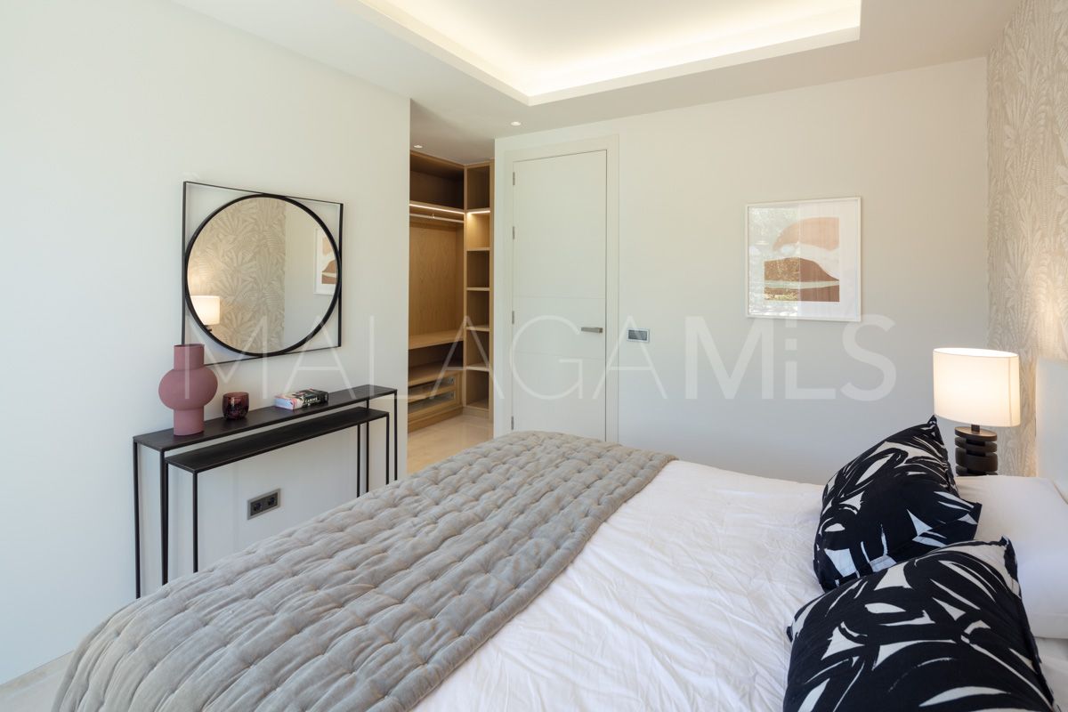 Villa for sale in Nueva Andalucia