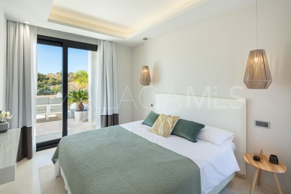 Villa for sale in Nueva Andalucia