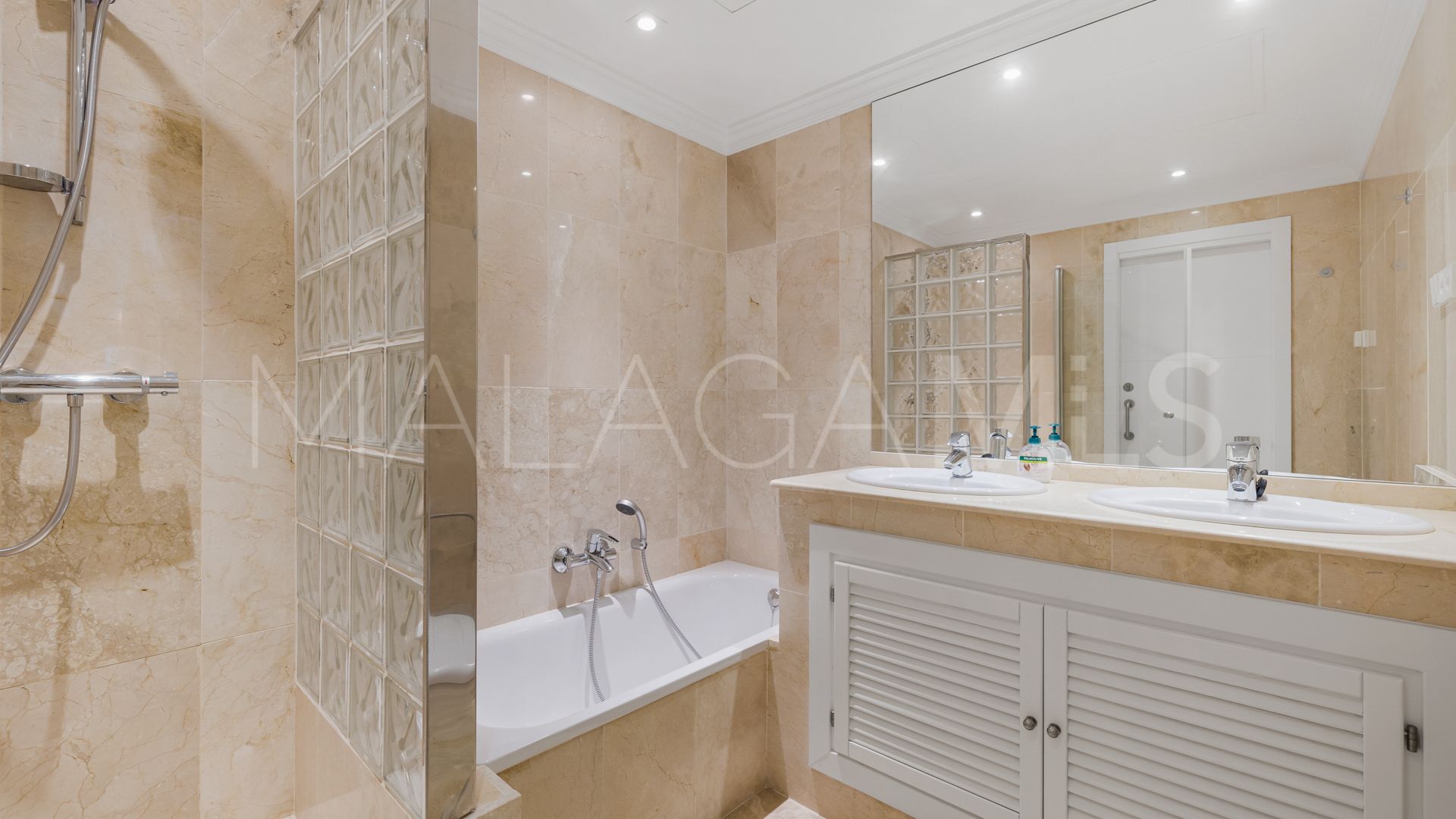Duplex penthouse for sale in Aloha