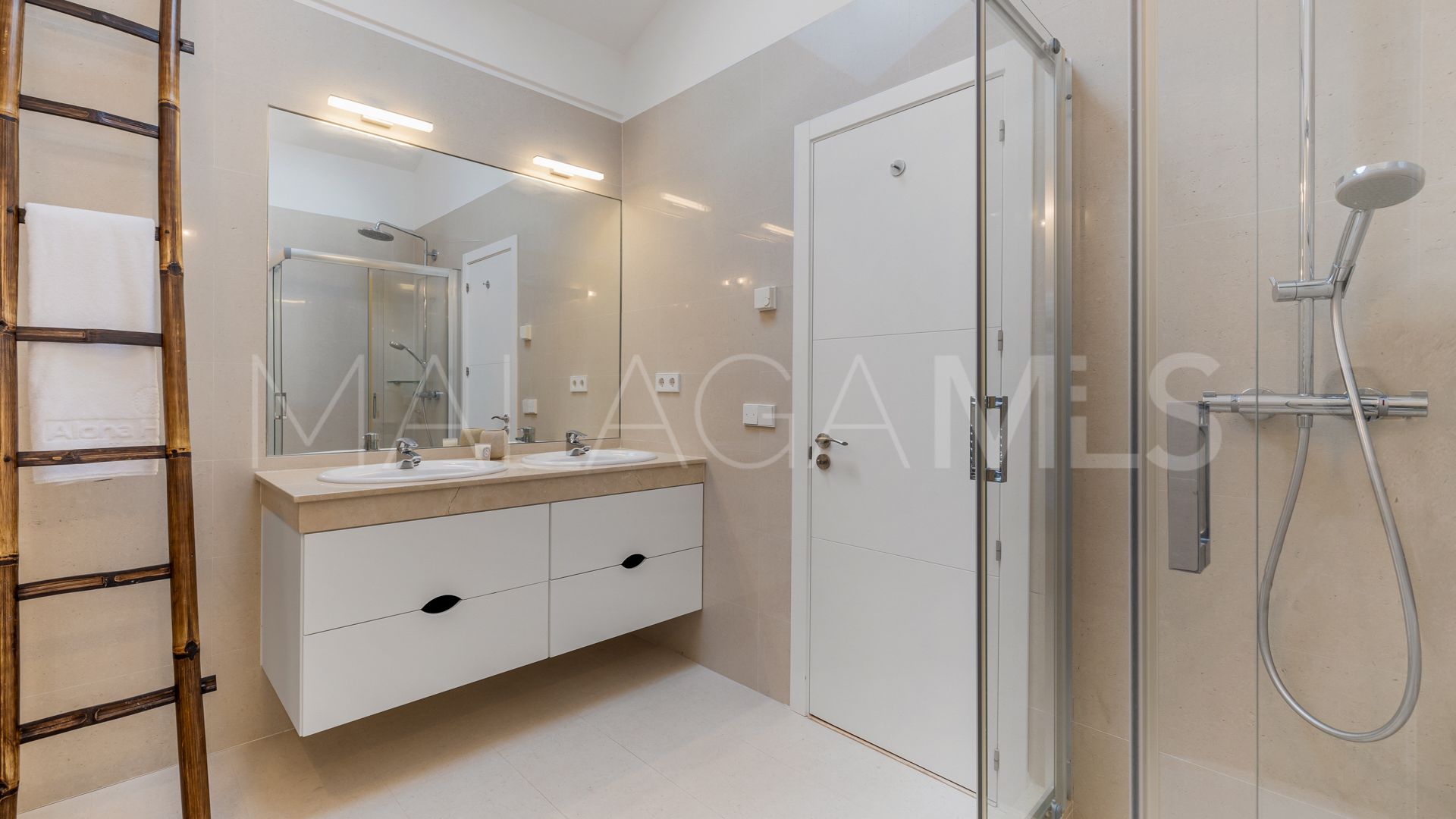 Duplex penthouse for sale in Aloha