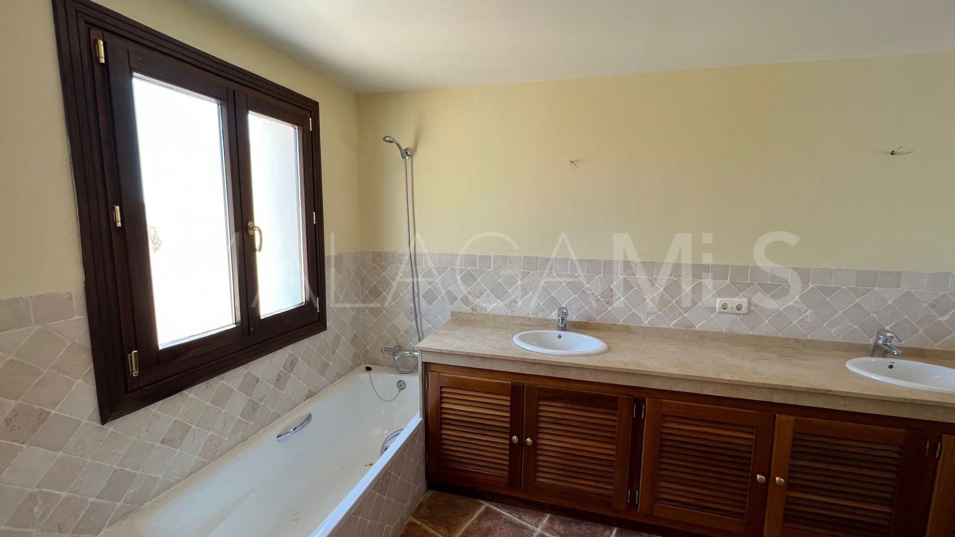For sale semi detached house in Paraiso Barronal with 4 bedrooms
