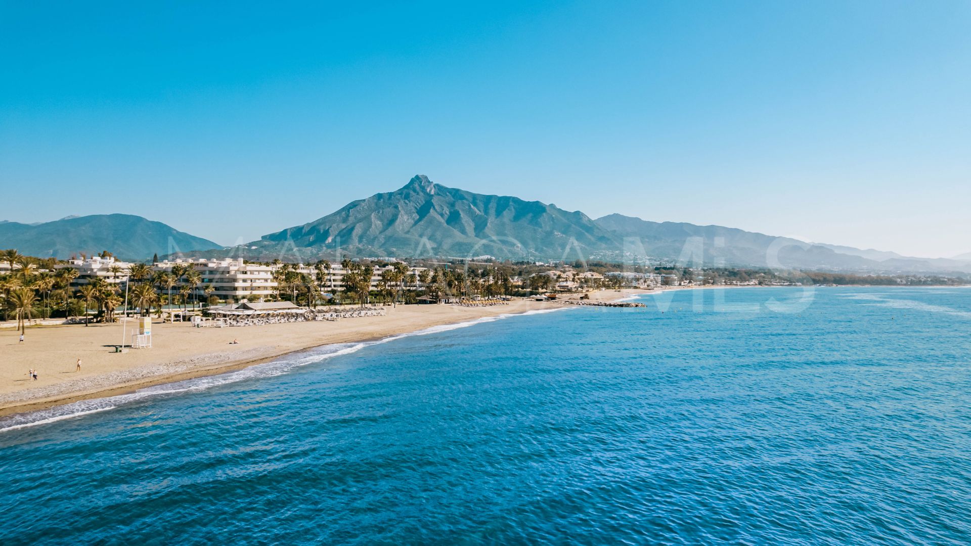 Buy apartment in Marbella City with 3 bedrooms