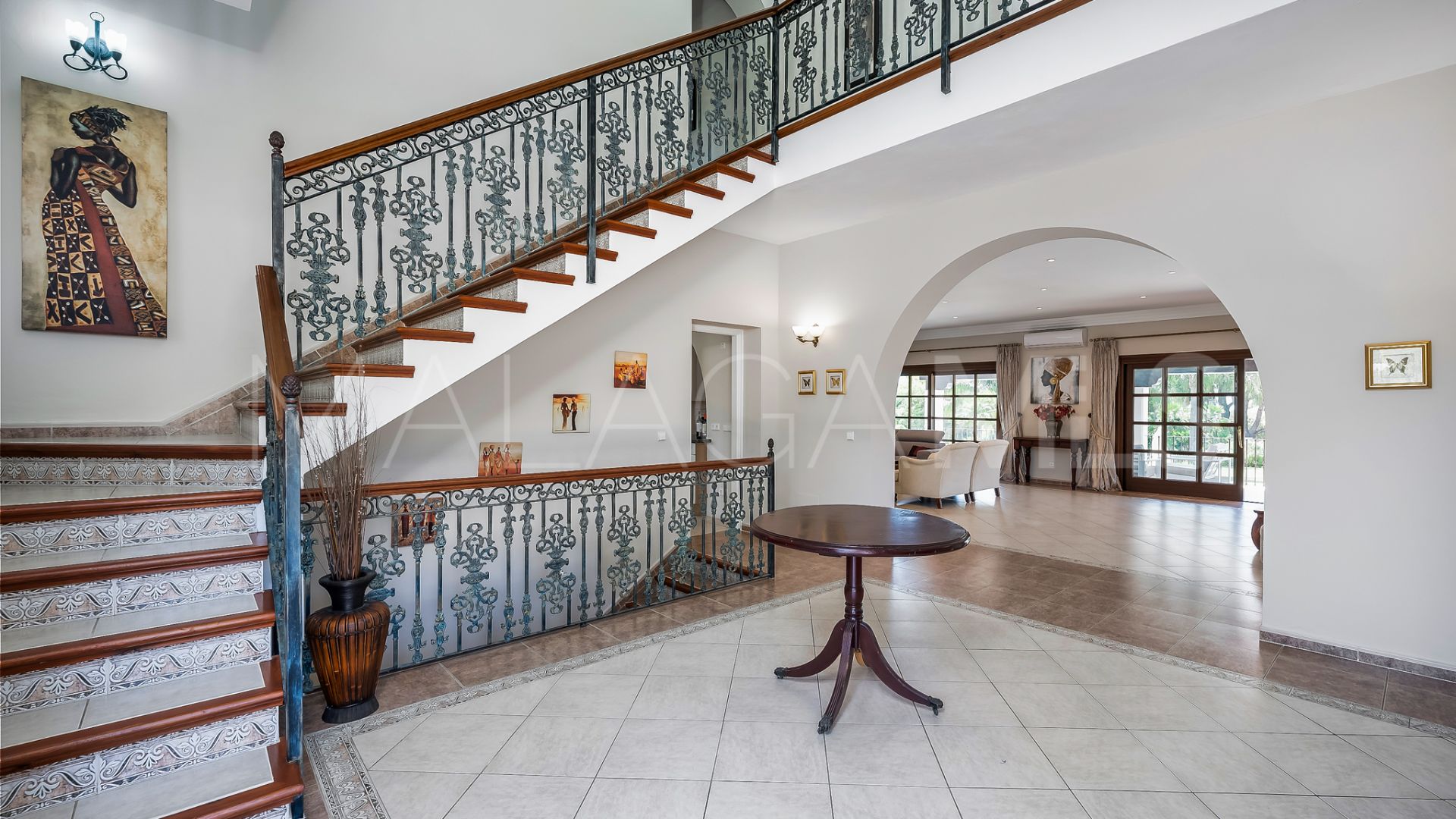 Villa for sale in Estepona