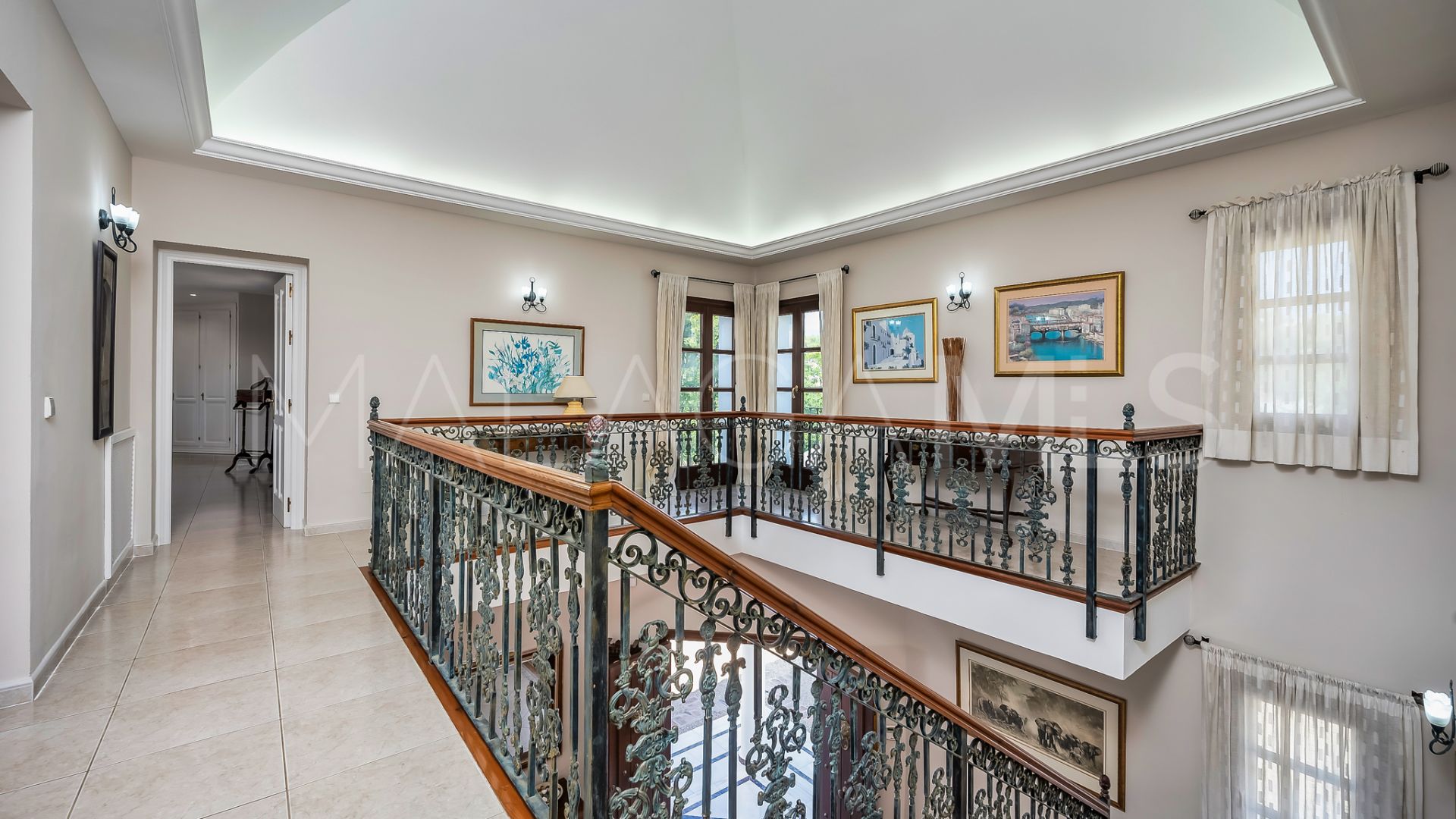 Villa for sale in Estepona