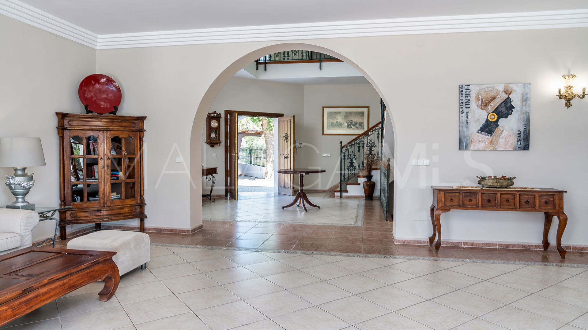 Villa for sale in Estepona