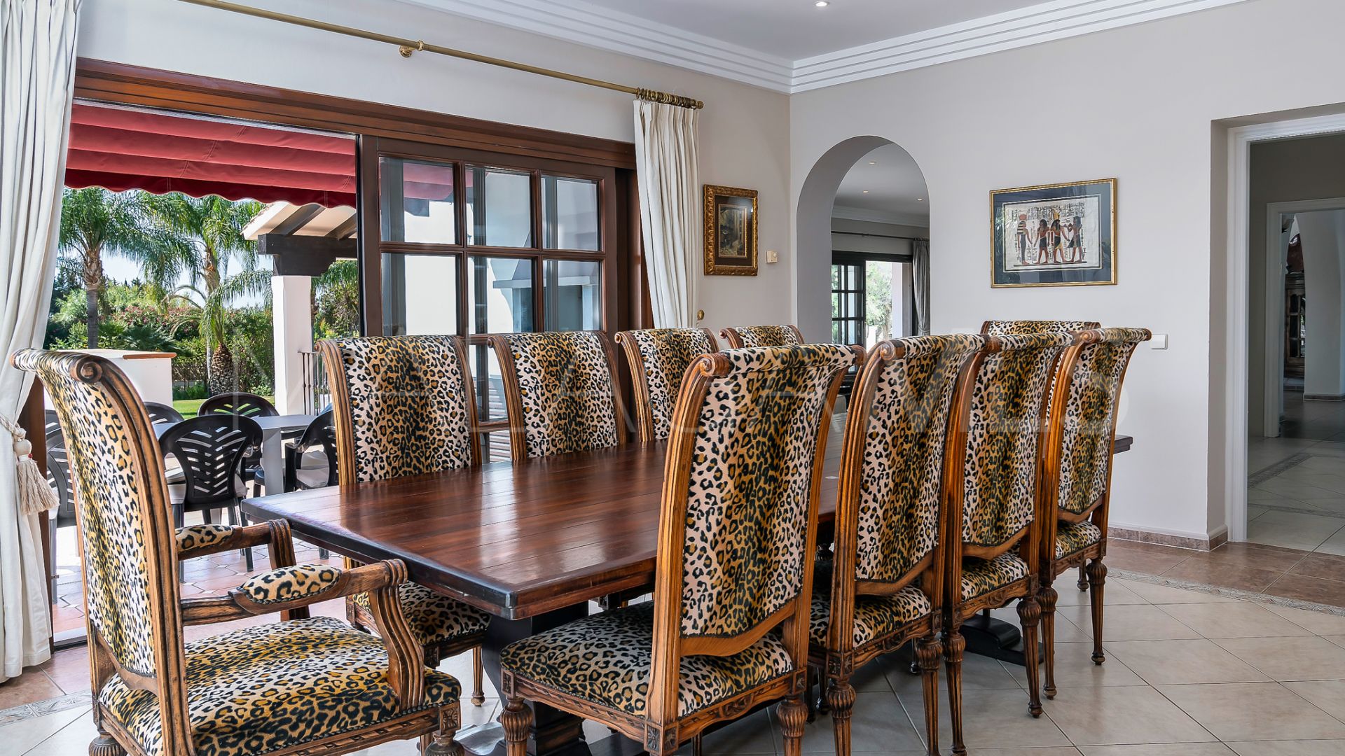 Villa for sale in Estepona