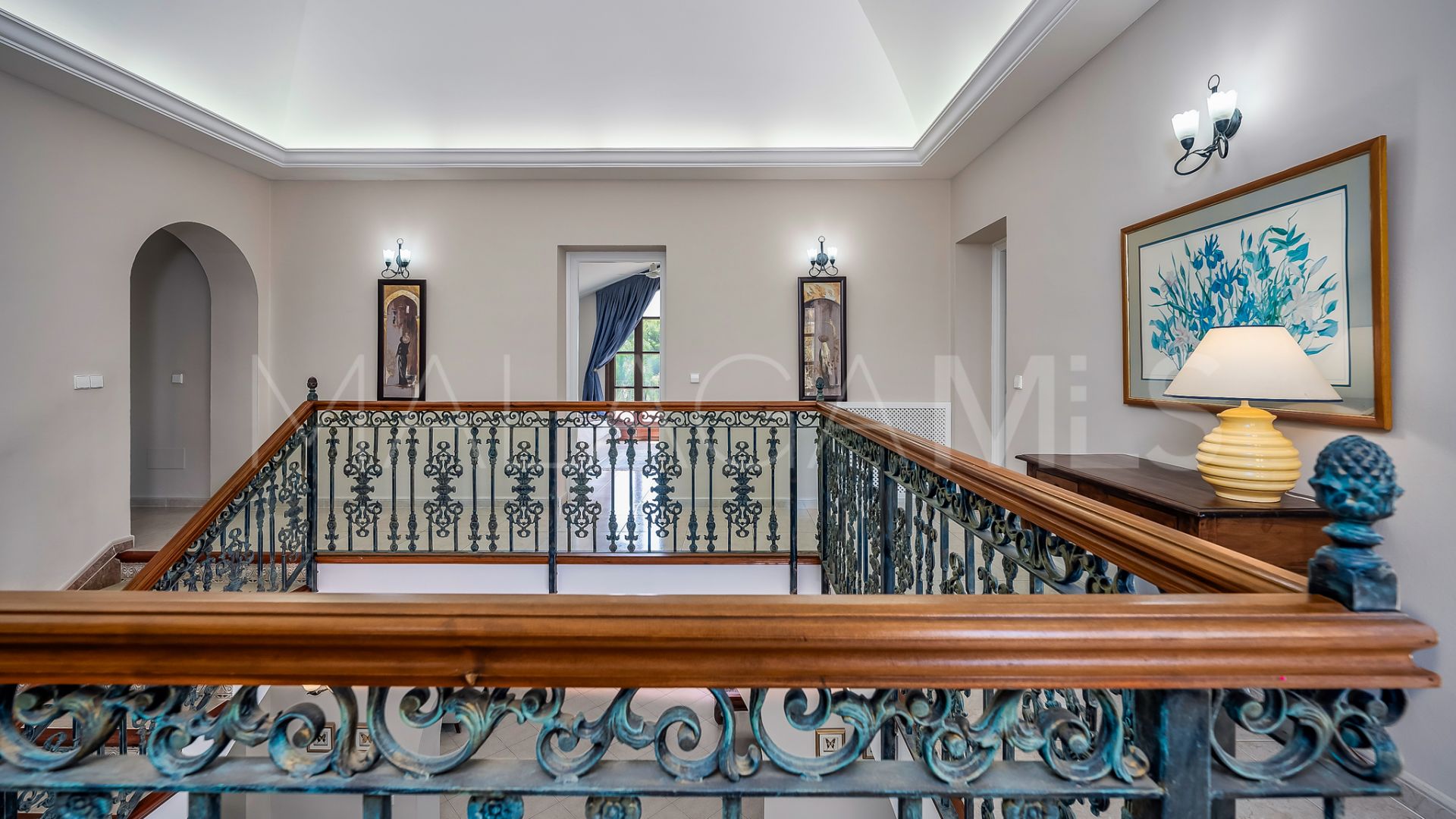 Villa for sale in Estepona