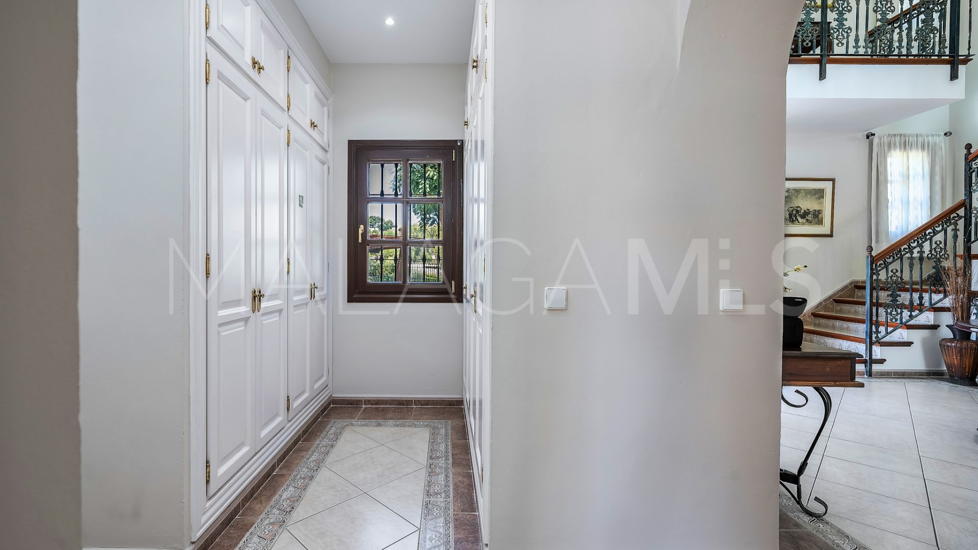 Villa for sale in Estepona