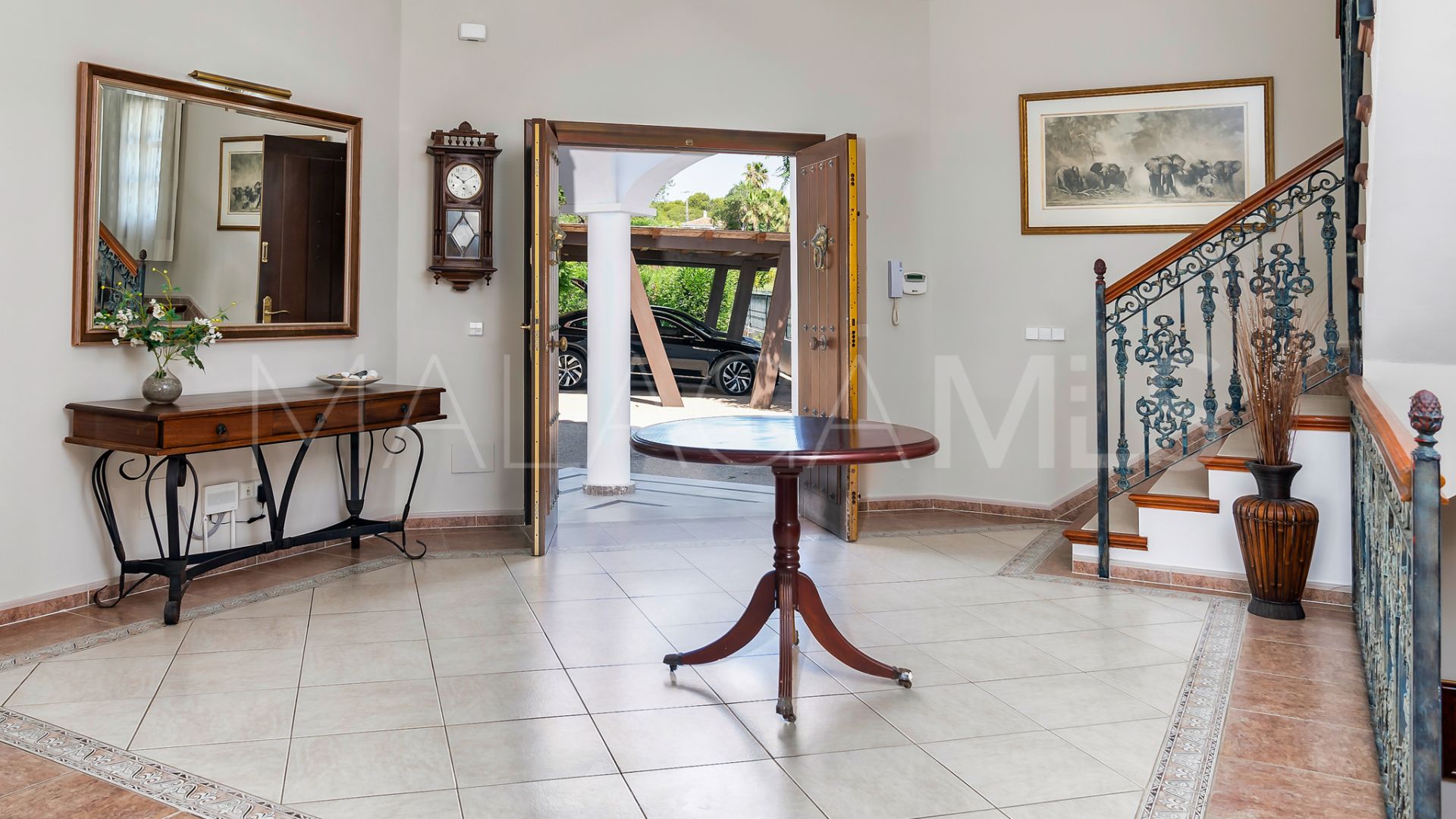 Villa for sale in Estepona