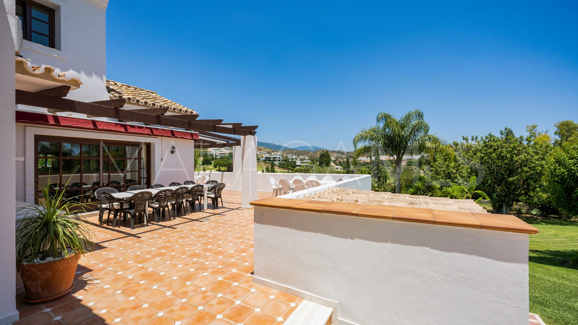 Villa for sale in Estepona